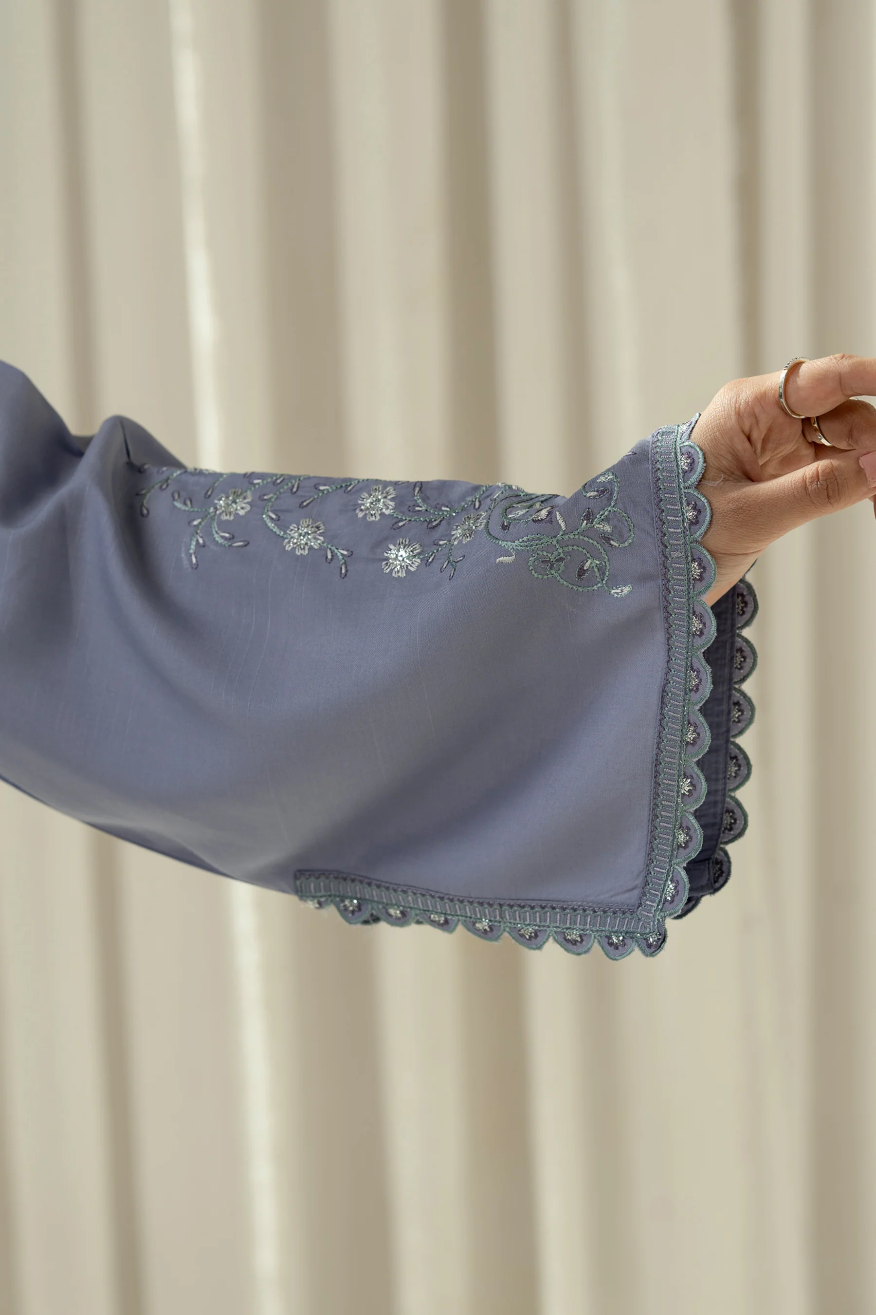 EMBROIDERED RAW SILK STITCHED 3 PIECE SUIT - Image 4