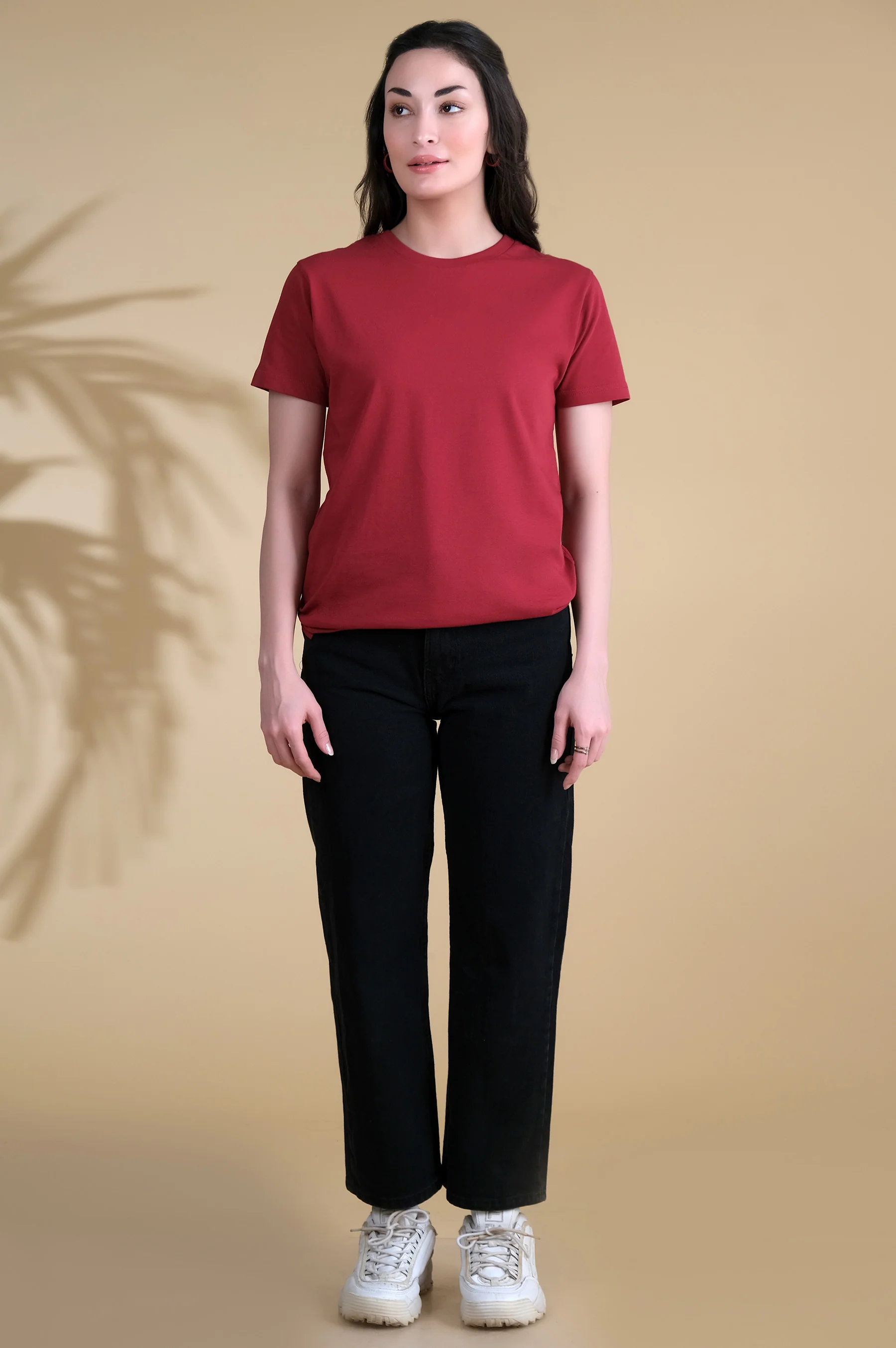 Round Neck Plain T-Shirt - Maroon - Image 3