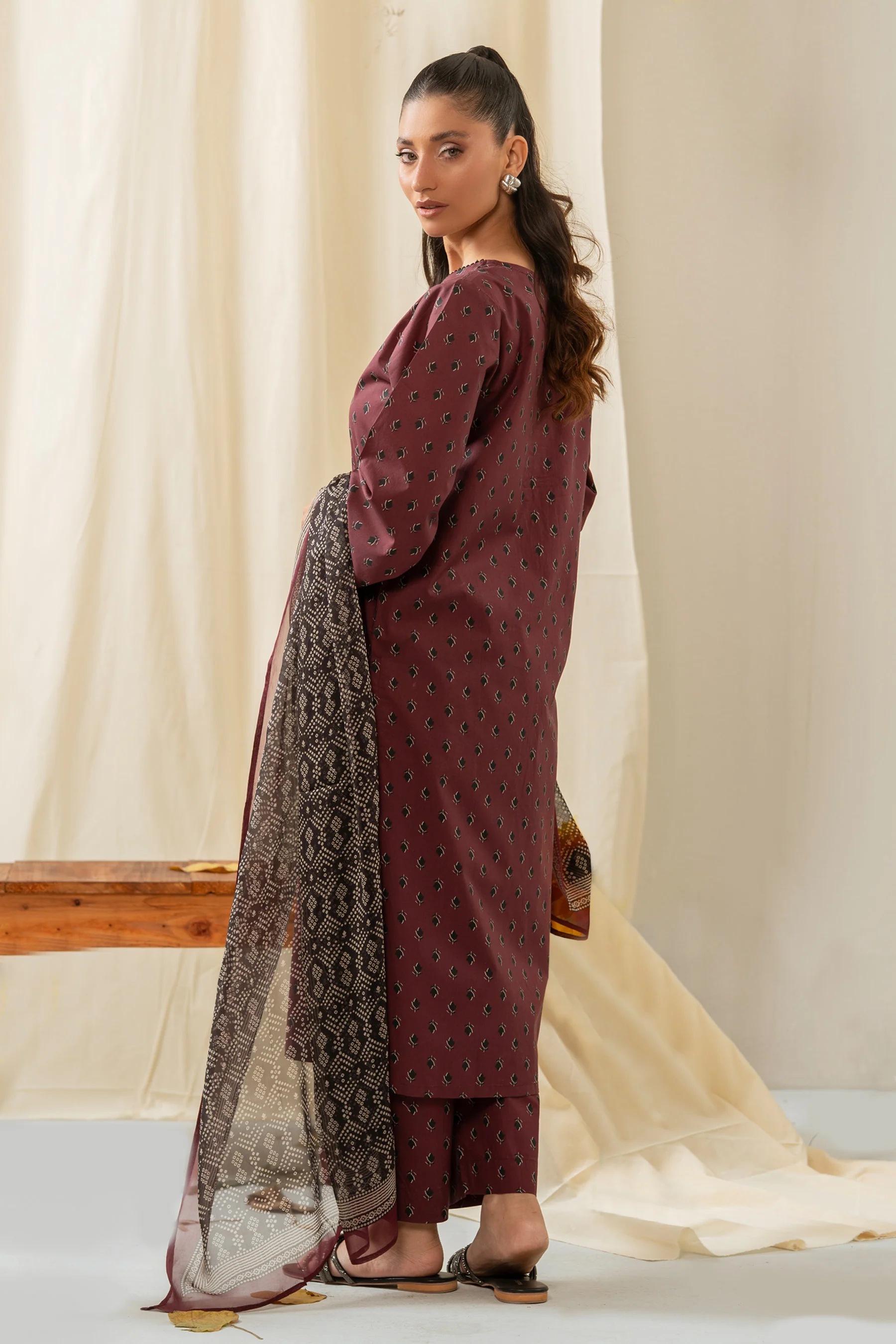 PRINTED CAMBRIC STITCHED 3 PIECE SUIT - Image 4