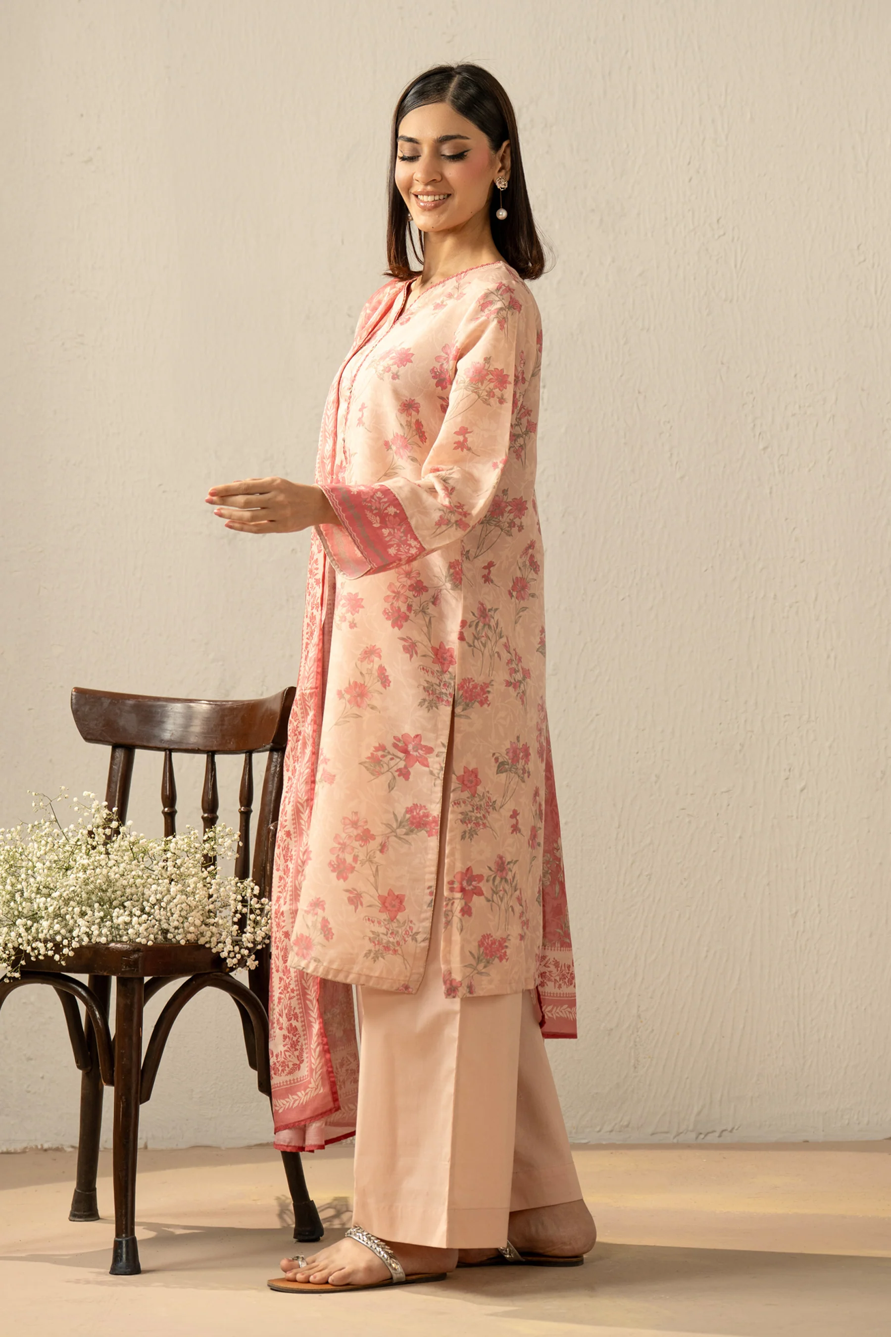 PRINTED CAMBRIC ZARI STITCHED 3 PIECE SUIT - Image 4