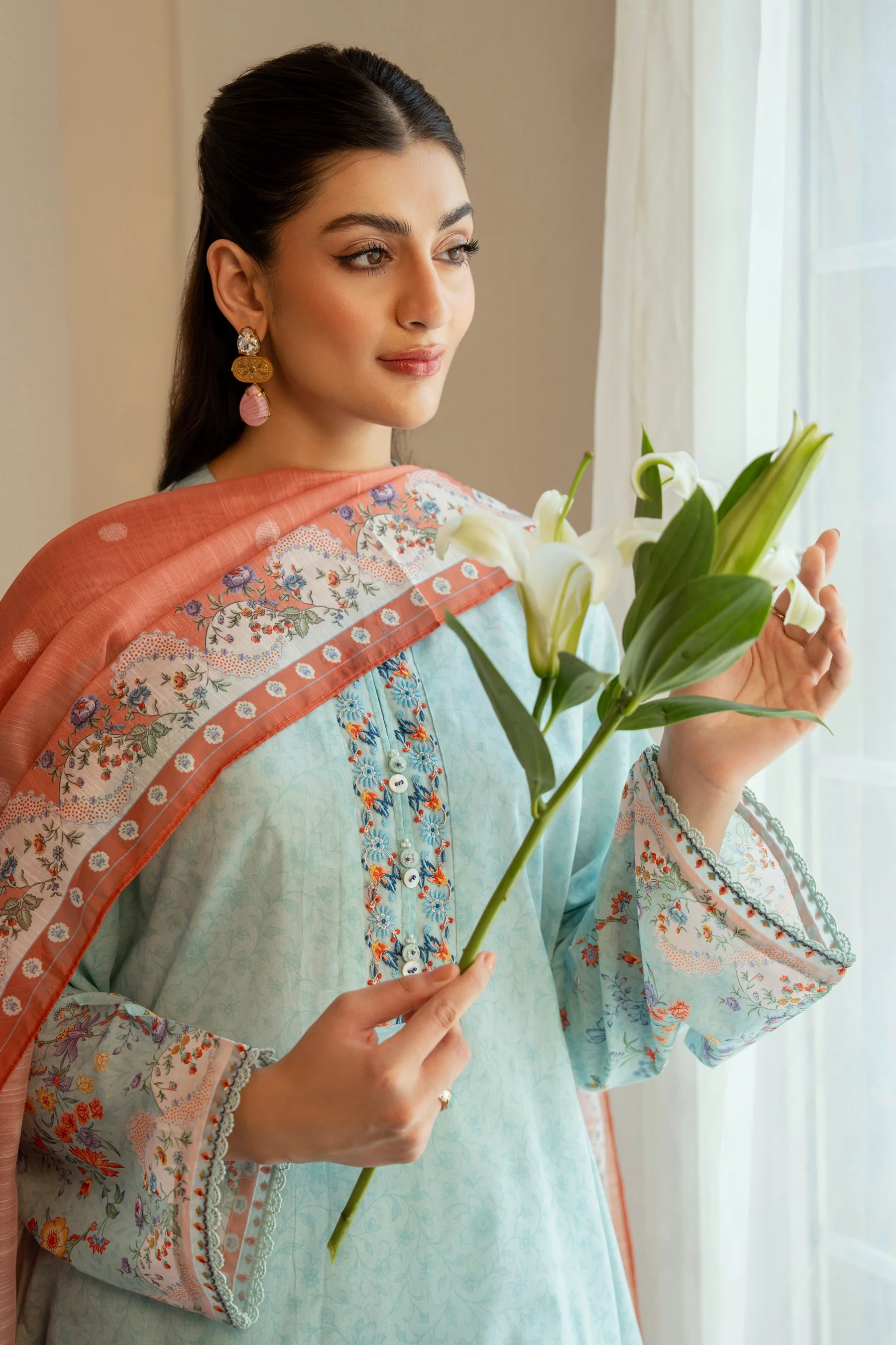 EMBROIDERED LAWN STITCHED 3 PIECE SUIT - Image 2