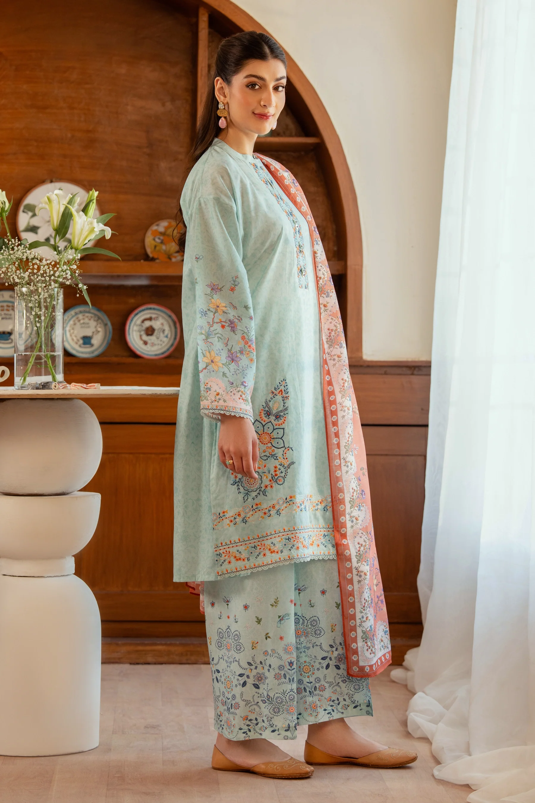 EMBROIDERED LAWN STITCHED 3 PIECE SUIT - Image 4