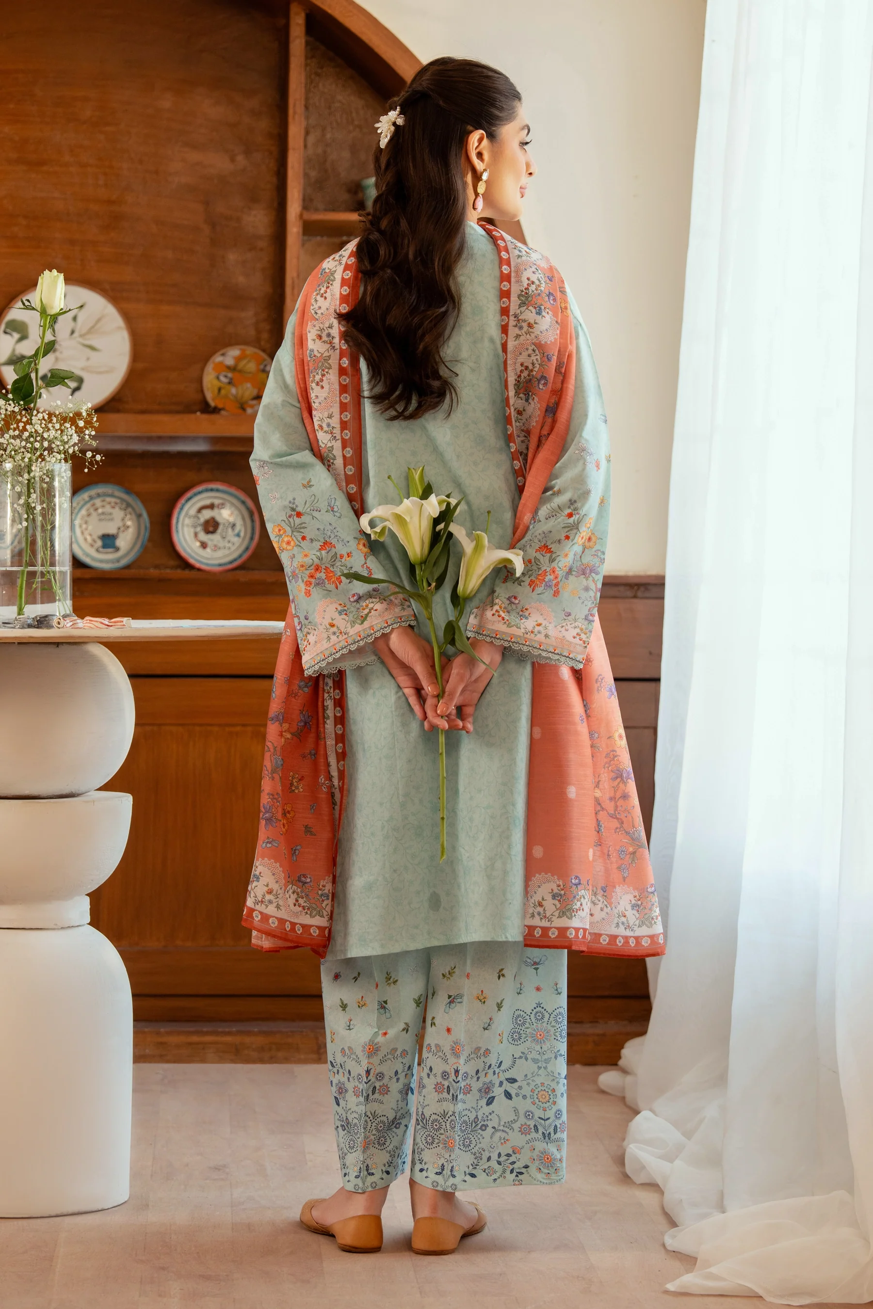 EMBROIDERED LAWN STITCHED 3 PIECE SUIT - Image 5