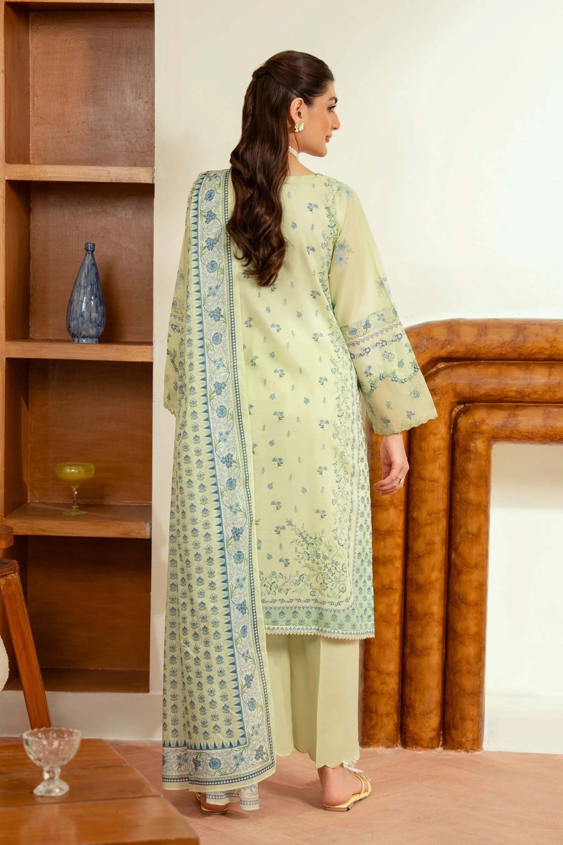 EMBROIDERED LAWN STITCHED 3 PIECE SUIT - Image 5
