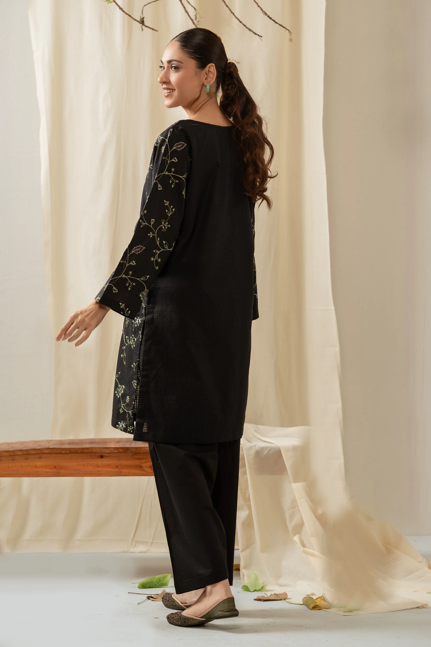 EMBROIDERD JACQUARD STITCHED 2 PIECE SUIT - Image 3