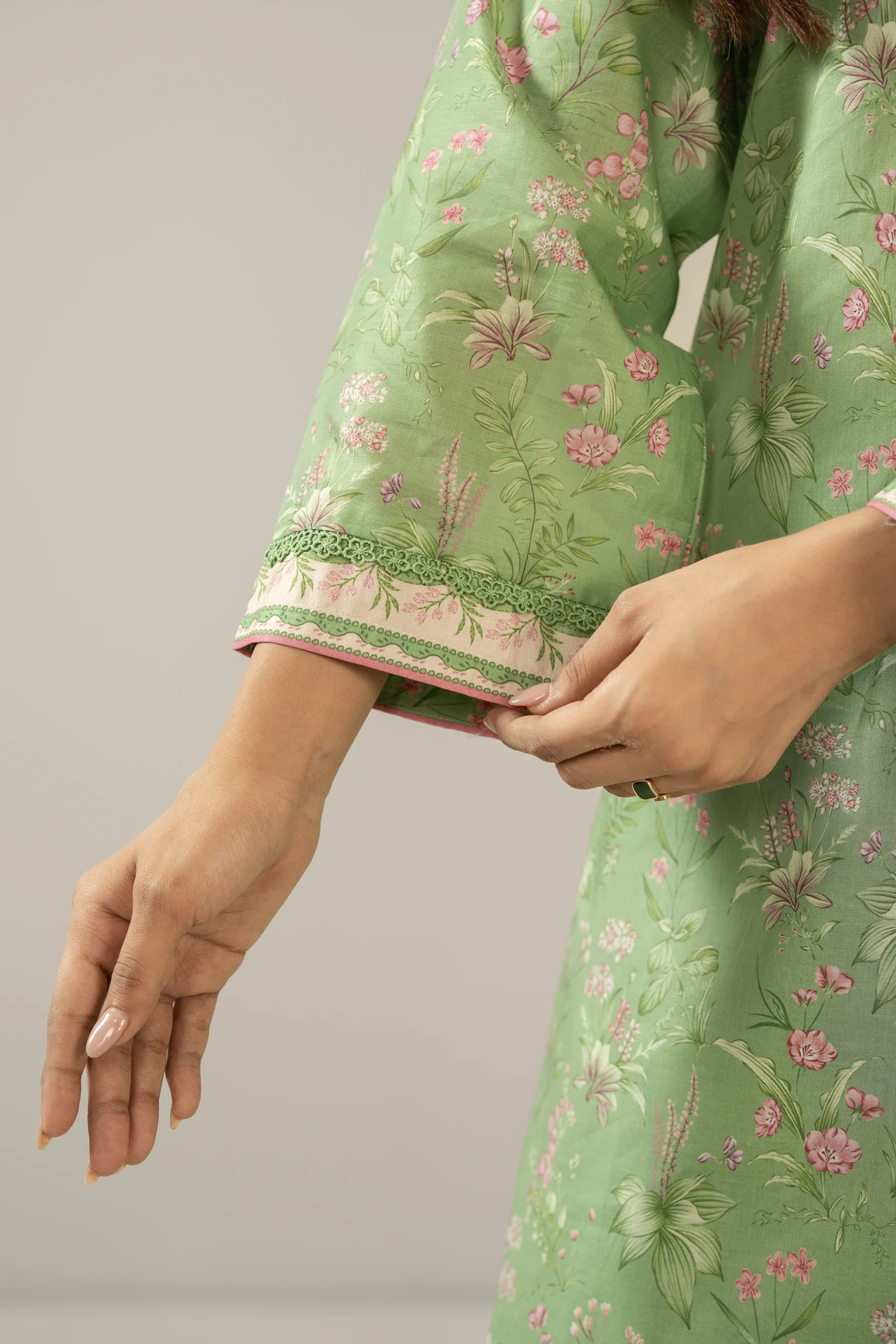 PRINTED LAWN STITCHED 3 PIECE SUIT - Image 3