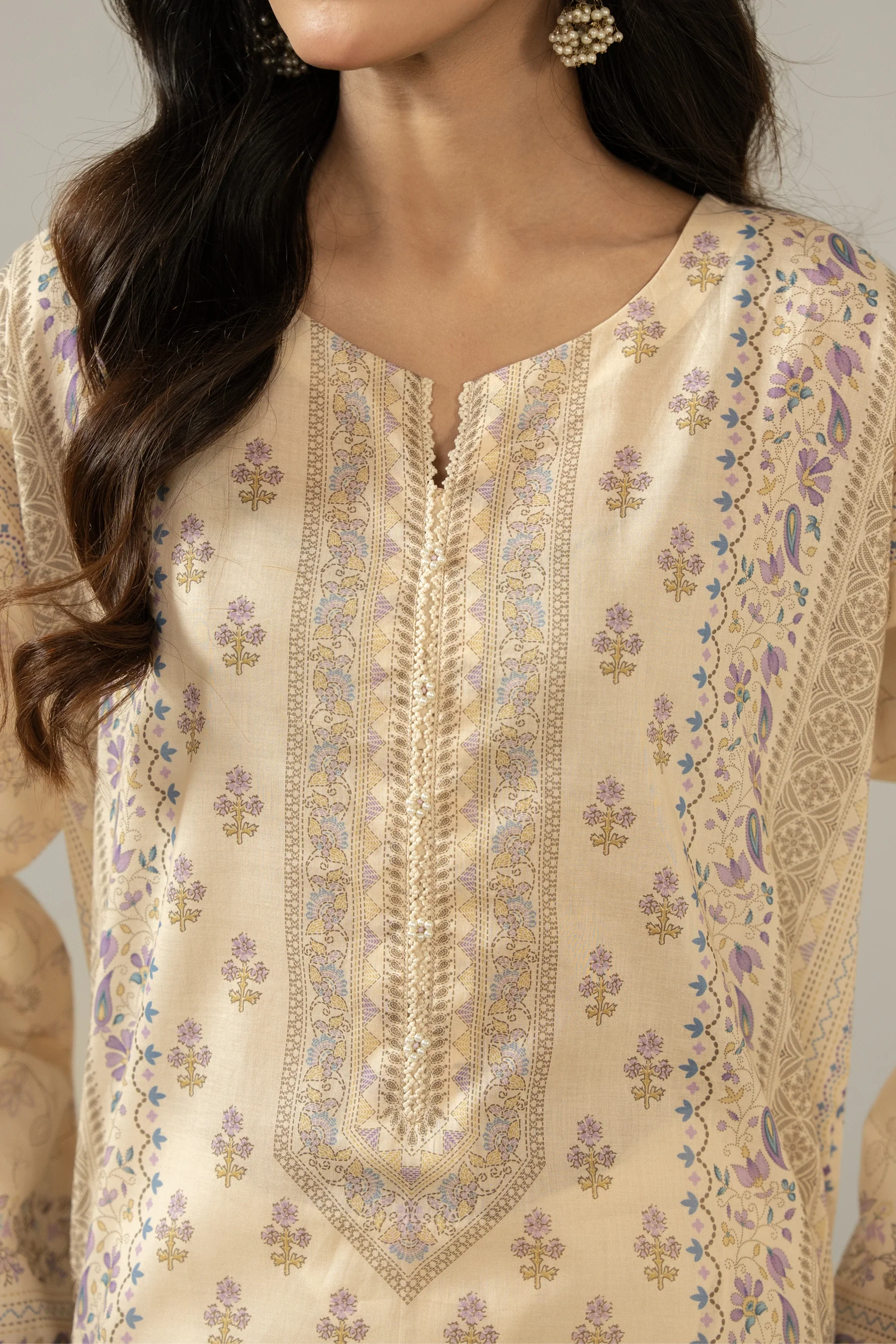 PRINTED LAWN STITCHED 3 PIECE SUIT - Image 2