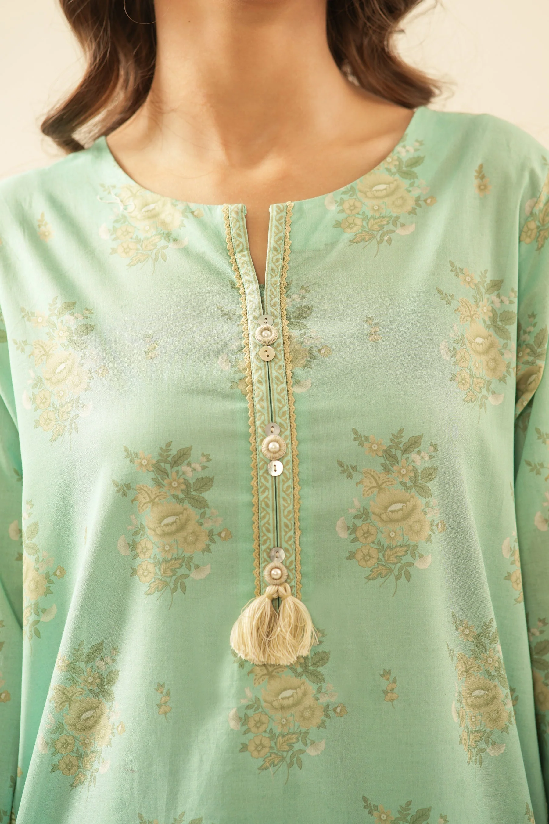 PRINTED LAWN UNSTITCHED 3 PIECE SUIT - Image 4