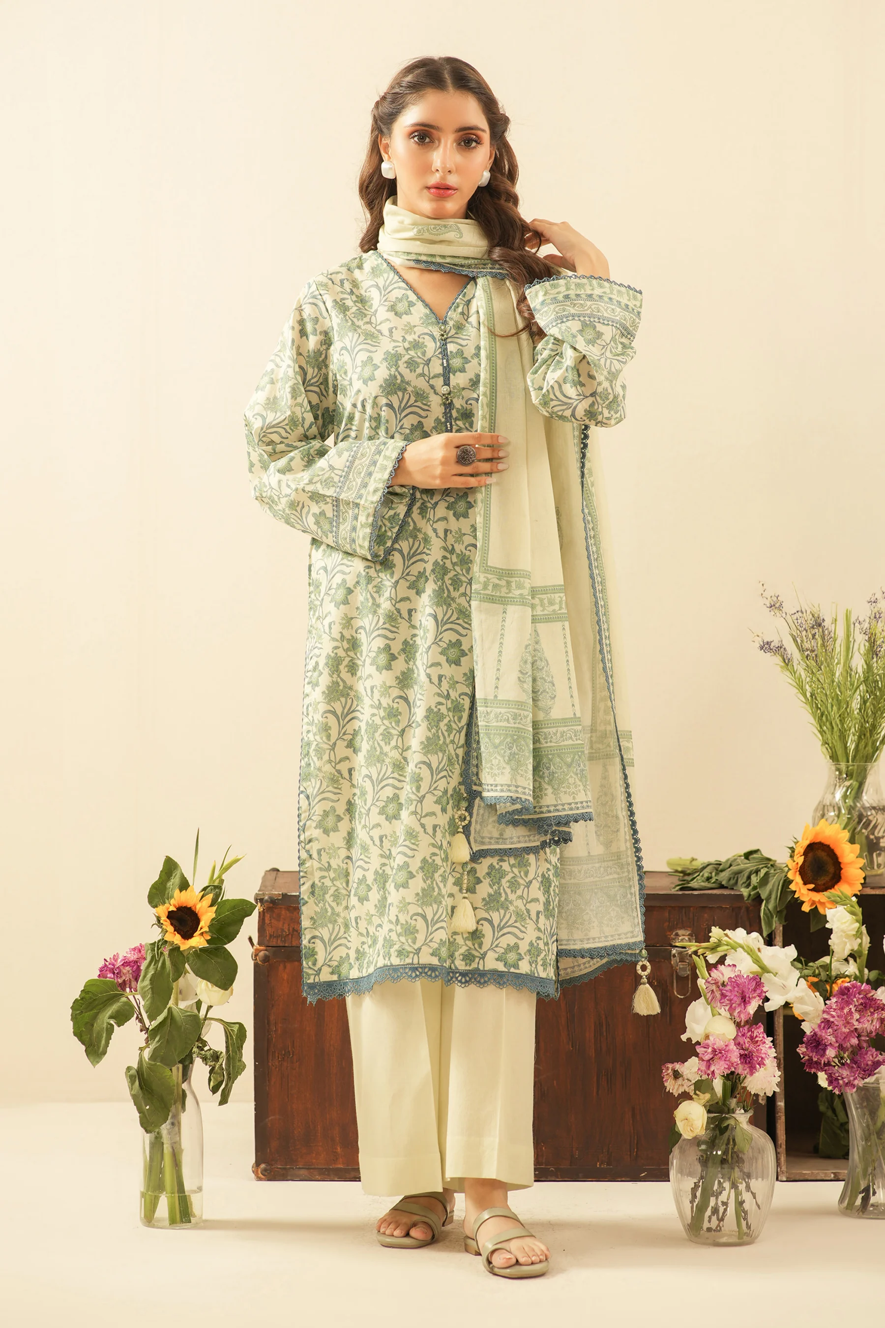 PRINTED LAWN UNSTITCHED 3 PIECE SUIT