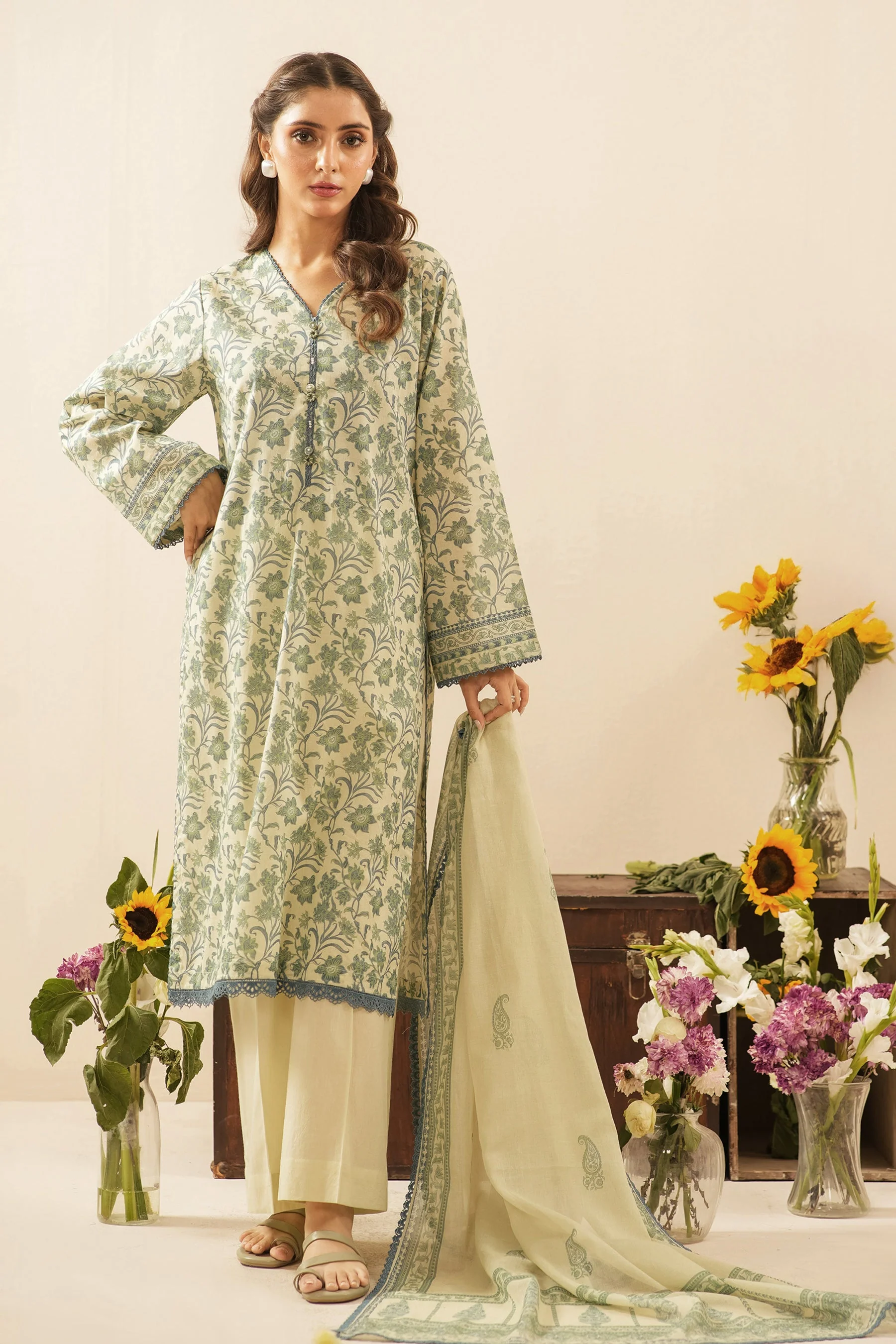 PRINTED LAWN UNSTITCHED 3 PIECE SUIT - Image 2
