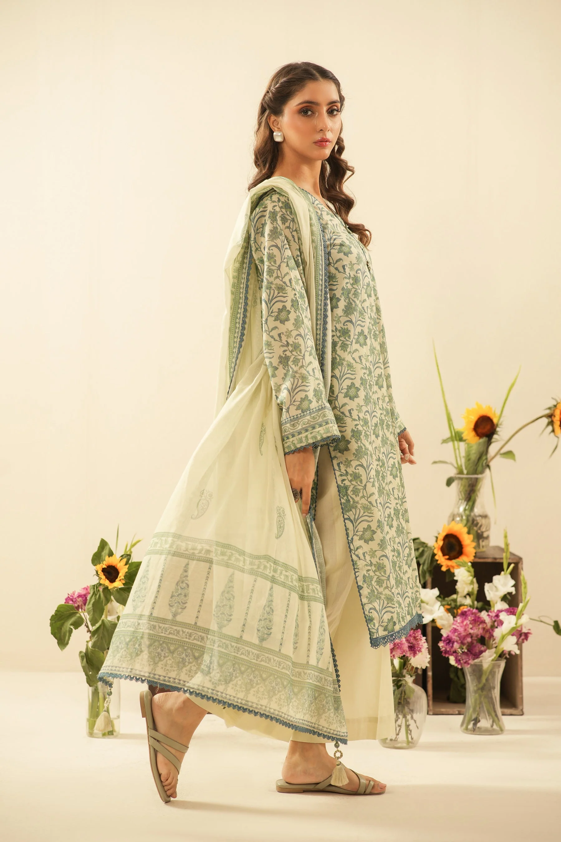 PRINTED LAWN UNSTITCHED 3 PIECE SUIT - Image 6