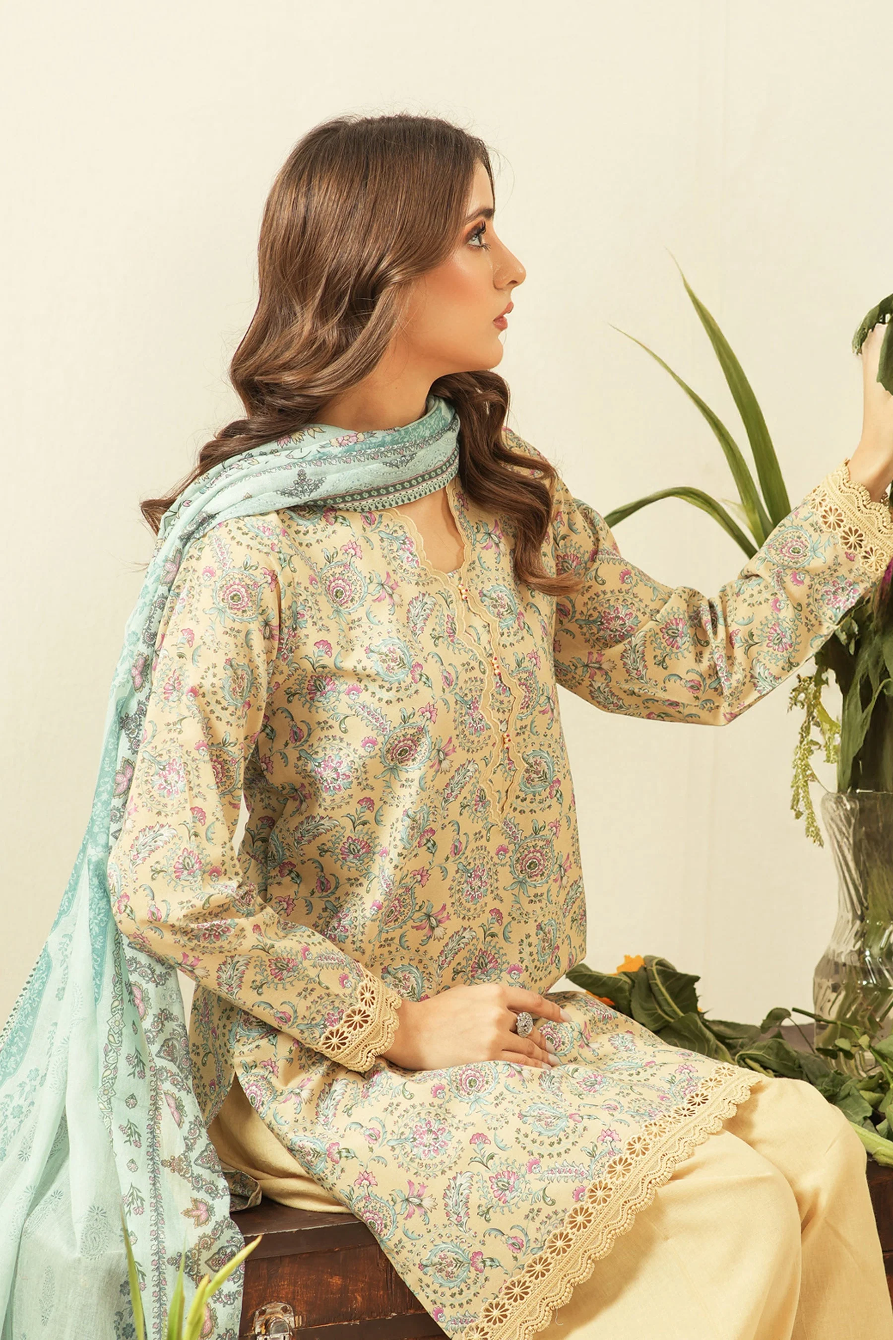 PRINTED LAWN UNSTITCHED 3 PIECE SUIT - Image 6