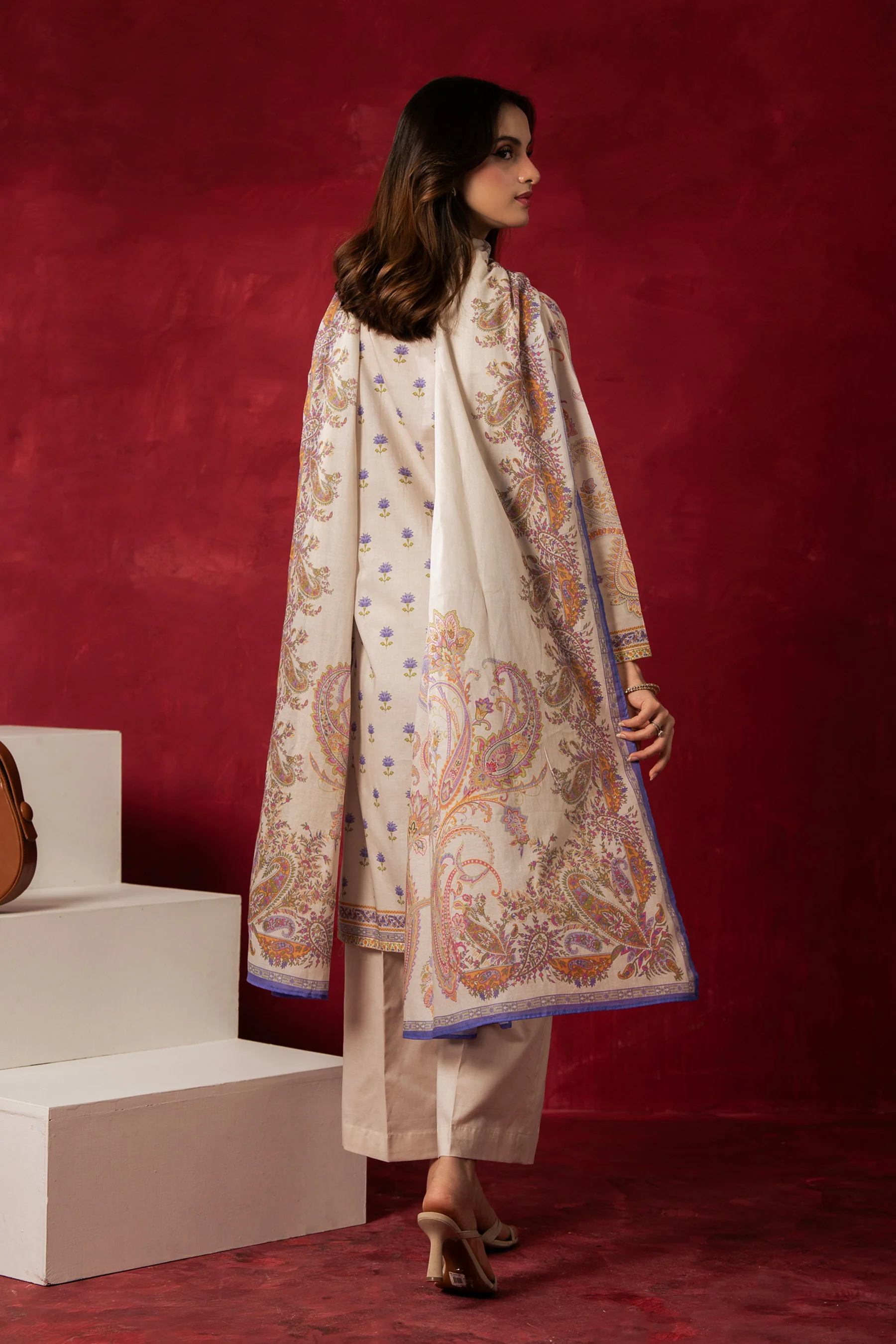PRINTED LAWN UNSTITCHED 3 PIECE SUIT - Image 6