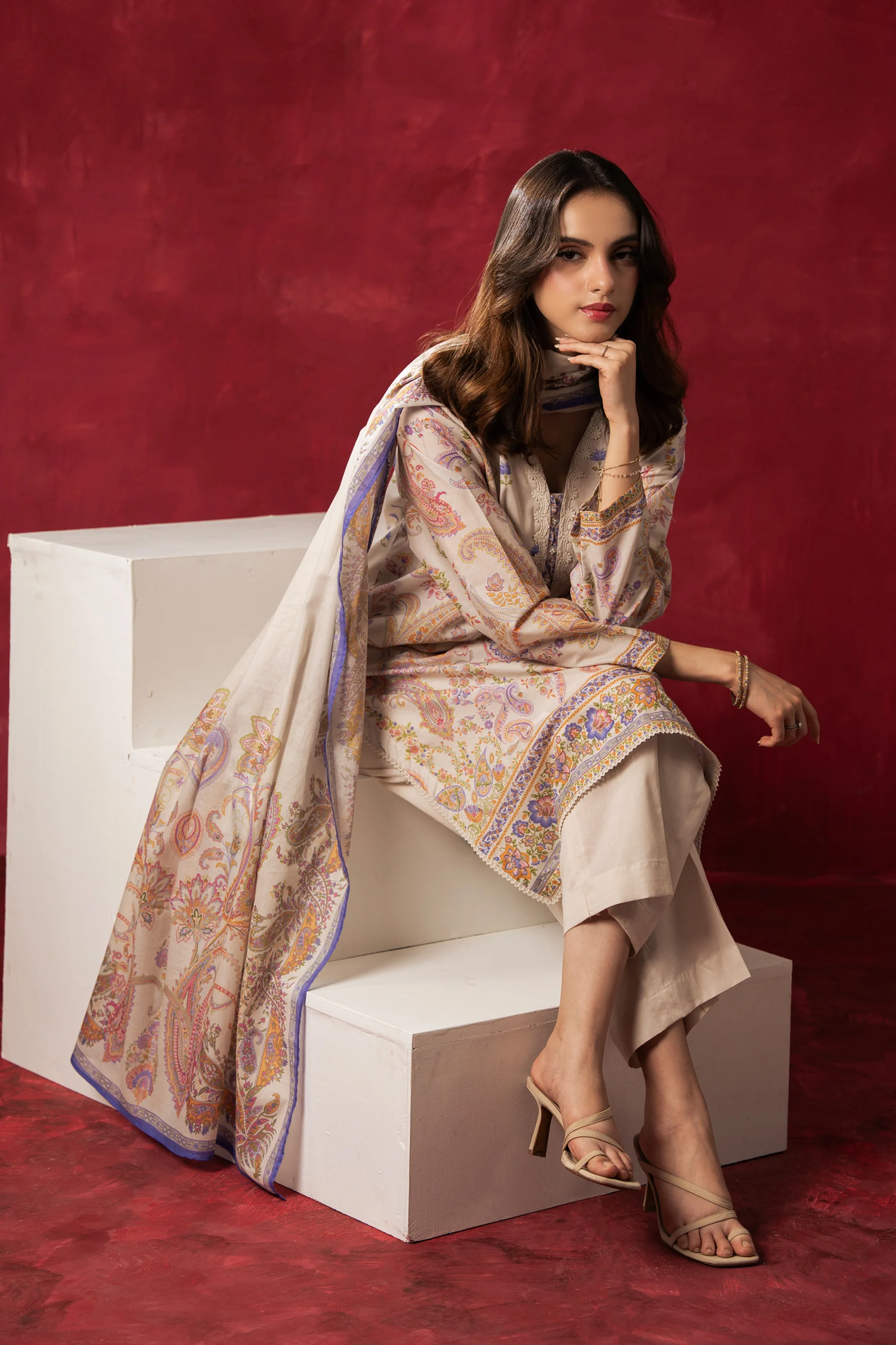 PRINTED LAWN UNSTITCHED 3 PIECE SUIT - Image 7