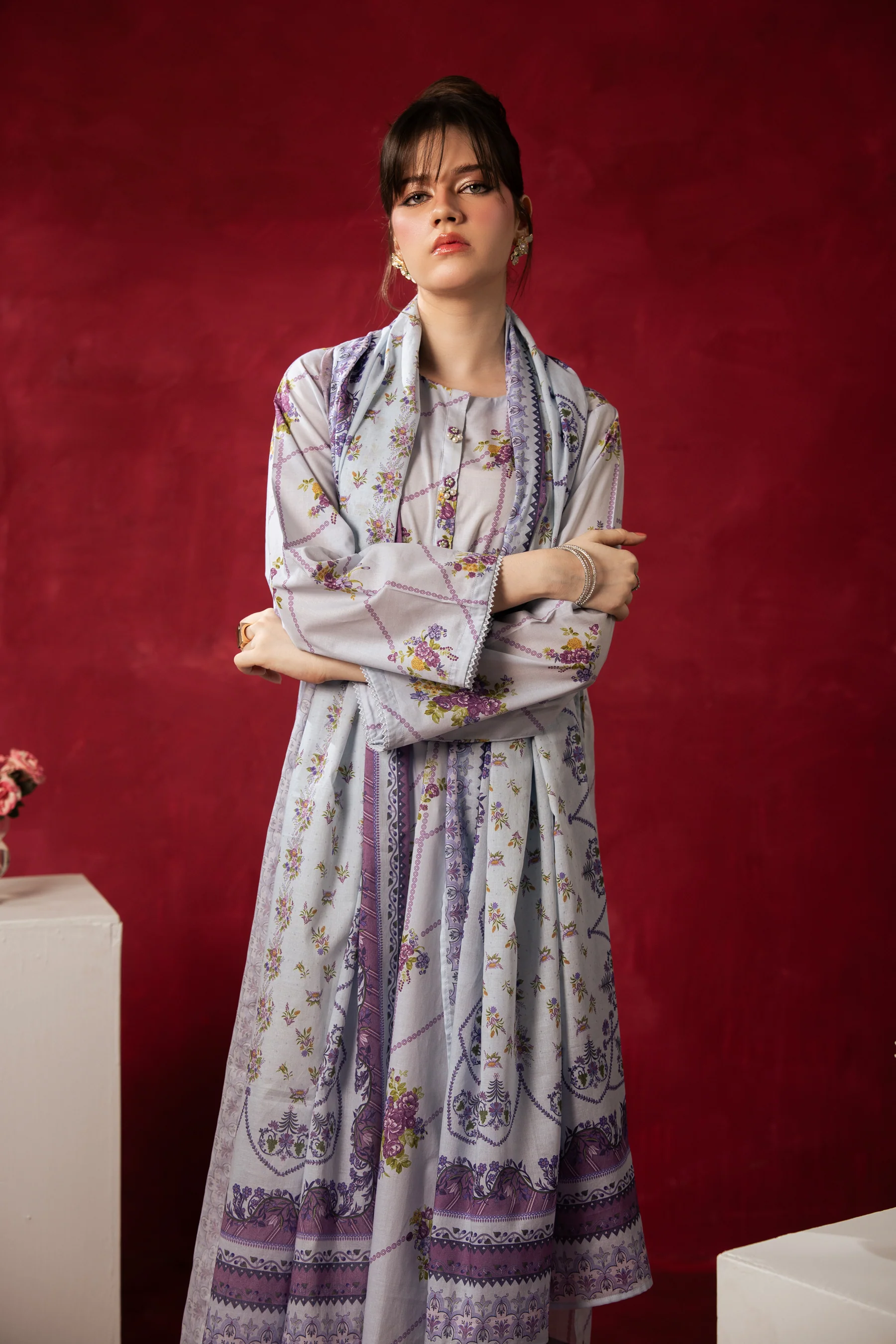 PRINTED LAWN UNSTITCHED 3 PIECE SUIT - Image 4