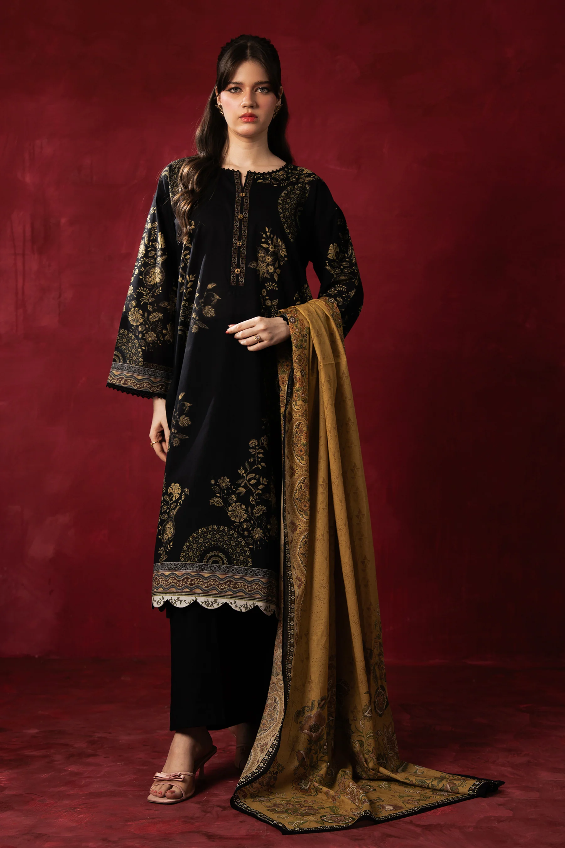 PRINTED LAWN UNSTITCHED 3 PIECE SUIT - Image 3