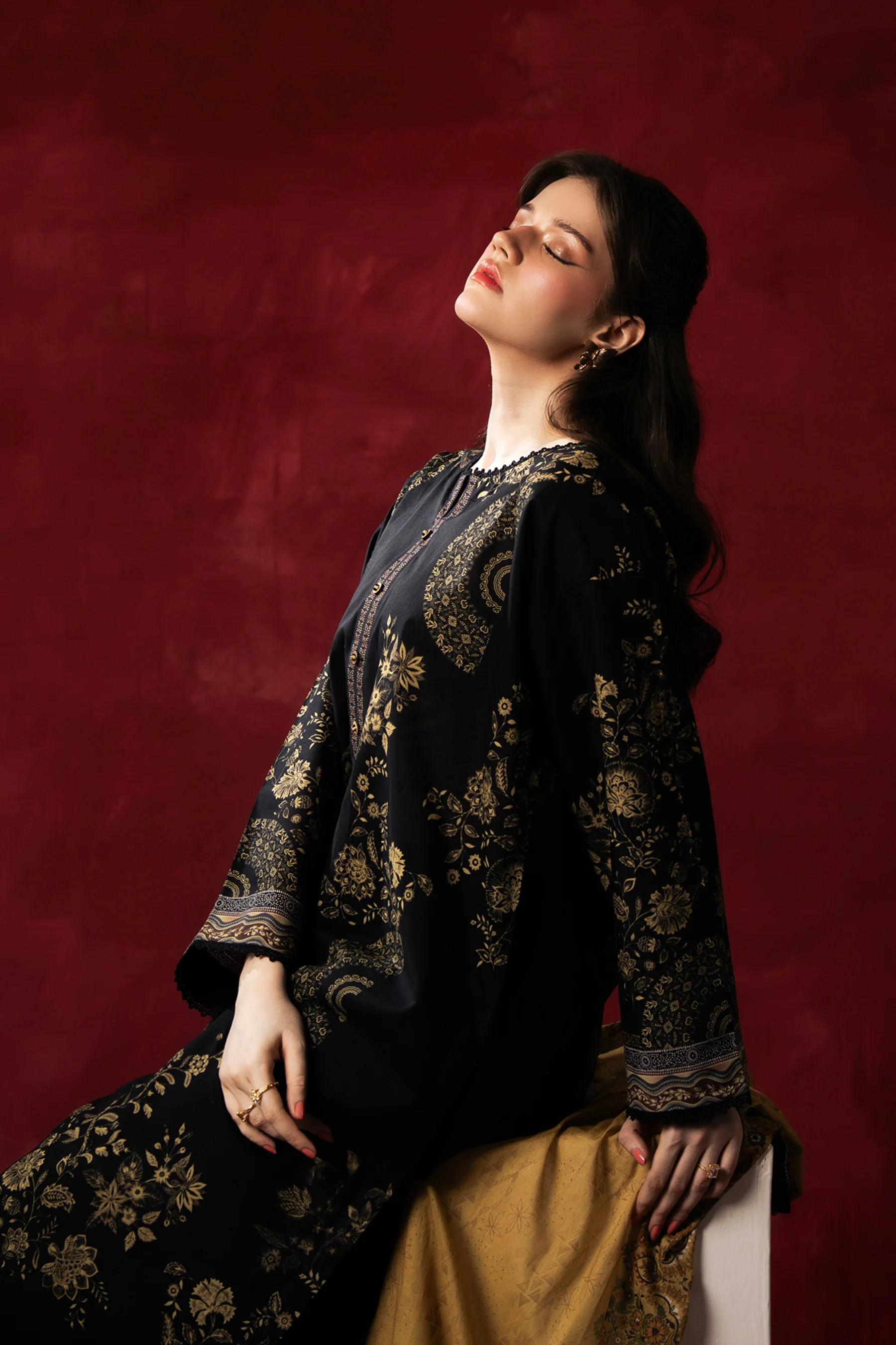 PRINTED LAWN UNSTITCHED 3 PIECE SUIT - Image 7