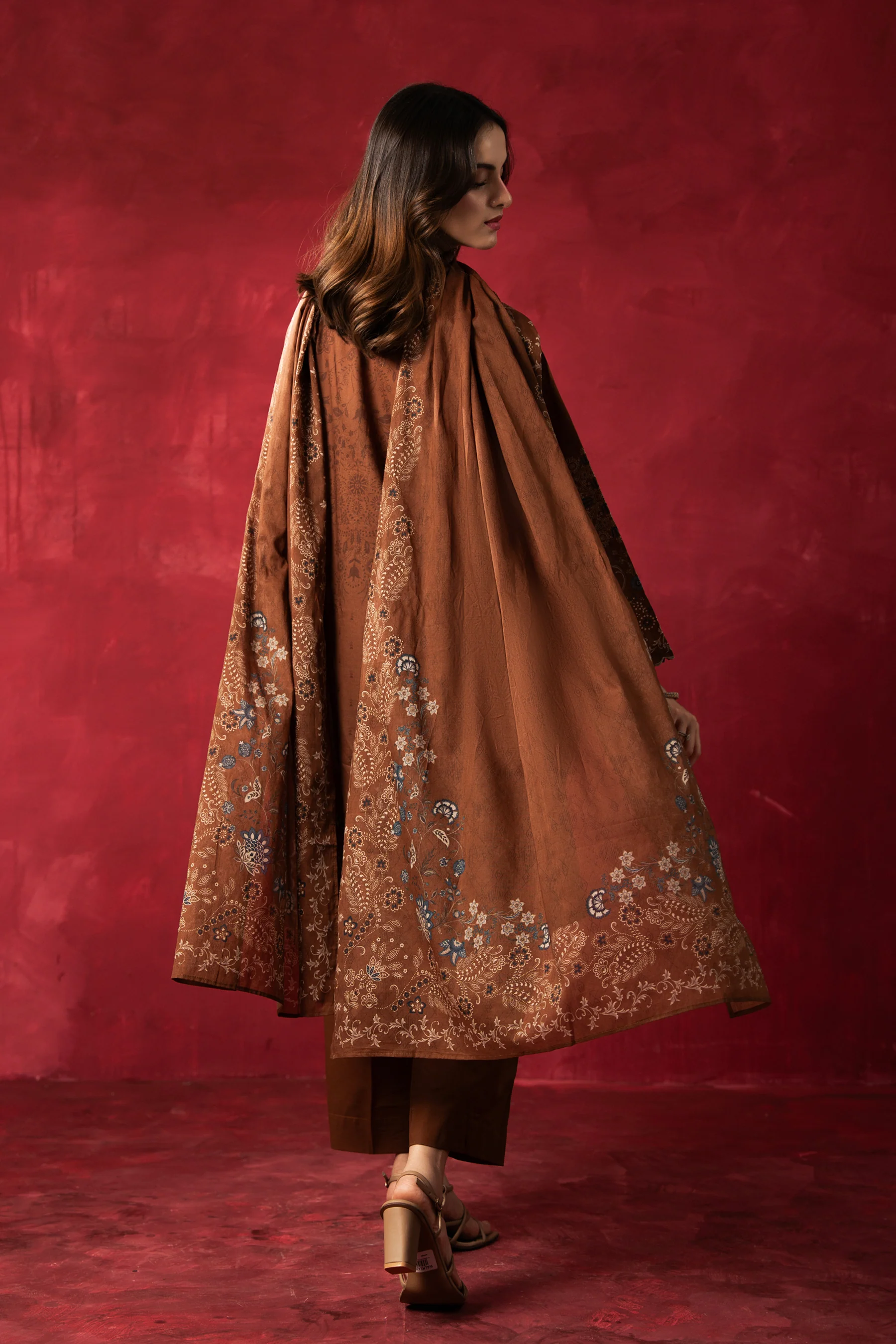 PRINTED LAWN UNSTITCHED 3 PIECE SUIT - Image 5