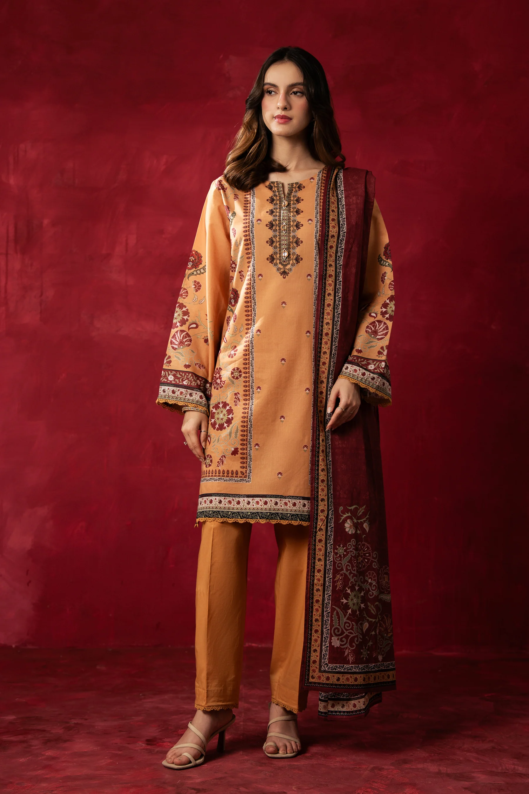 PRINTED LAWN UNSTITCHED 3 PIECE SUIT - Image 3