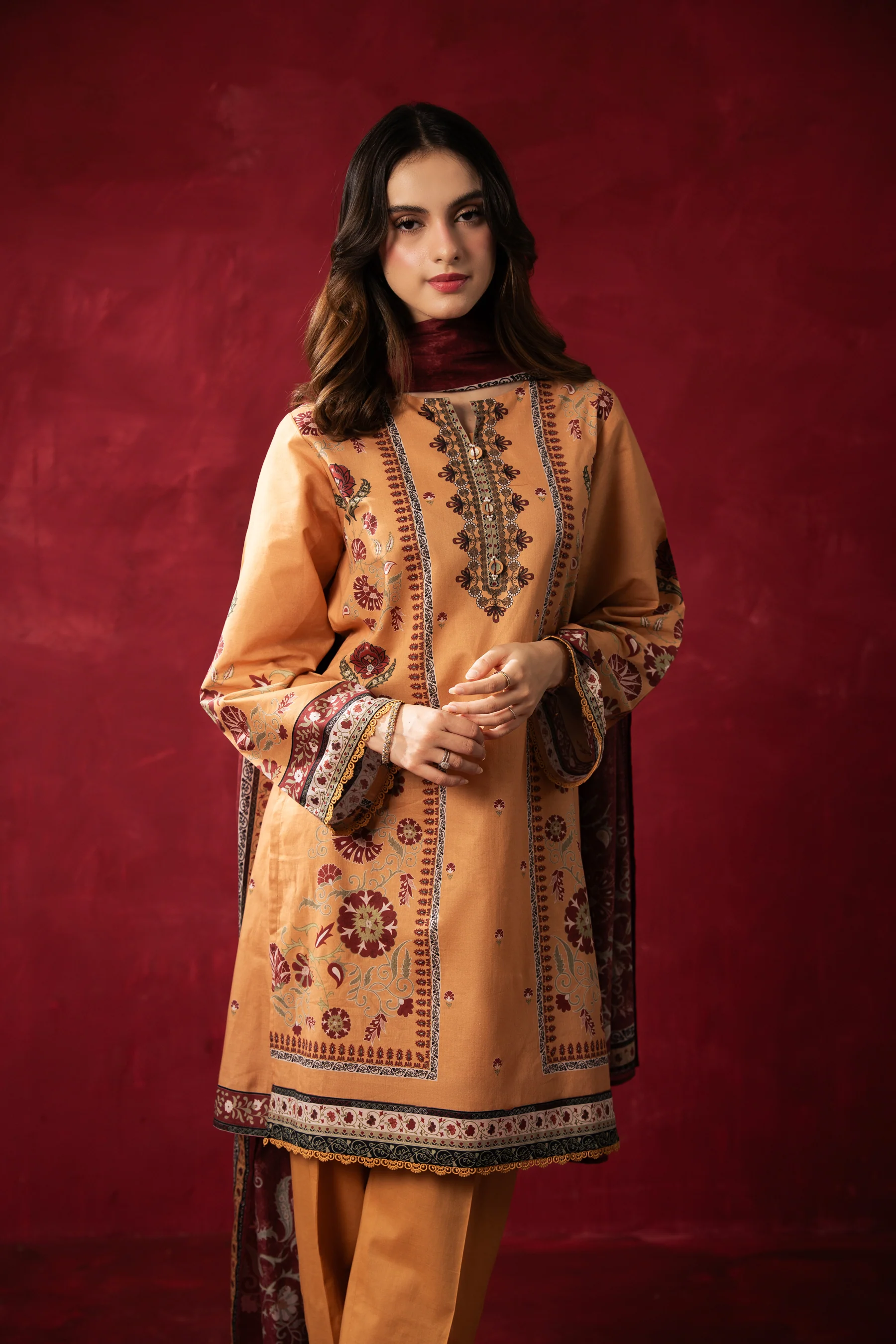 PRINTED LAWN UNSTITCHED 3 PIECE SUIT - Image 4