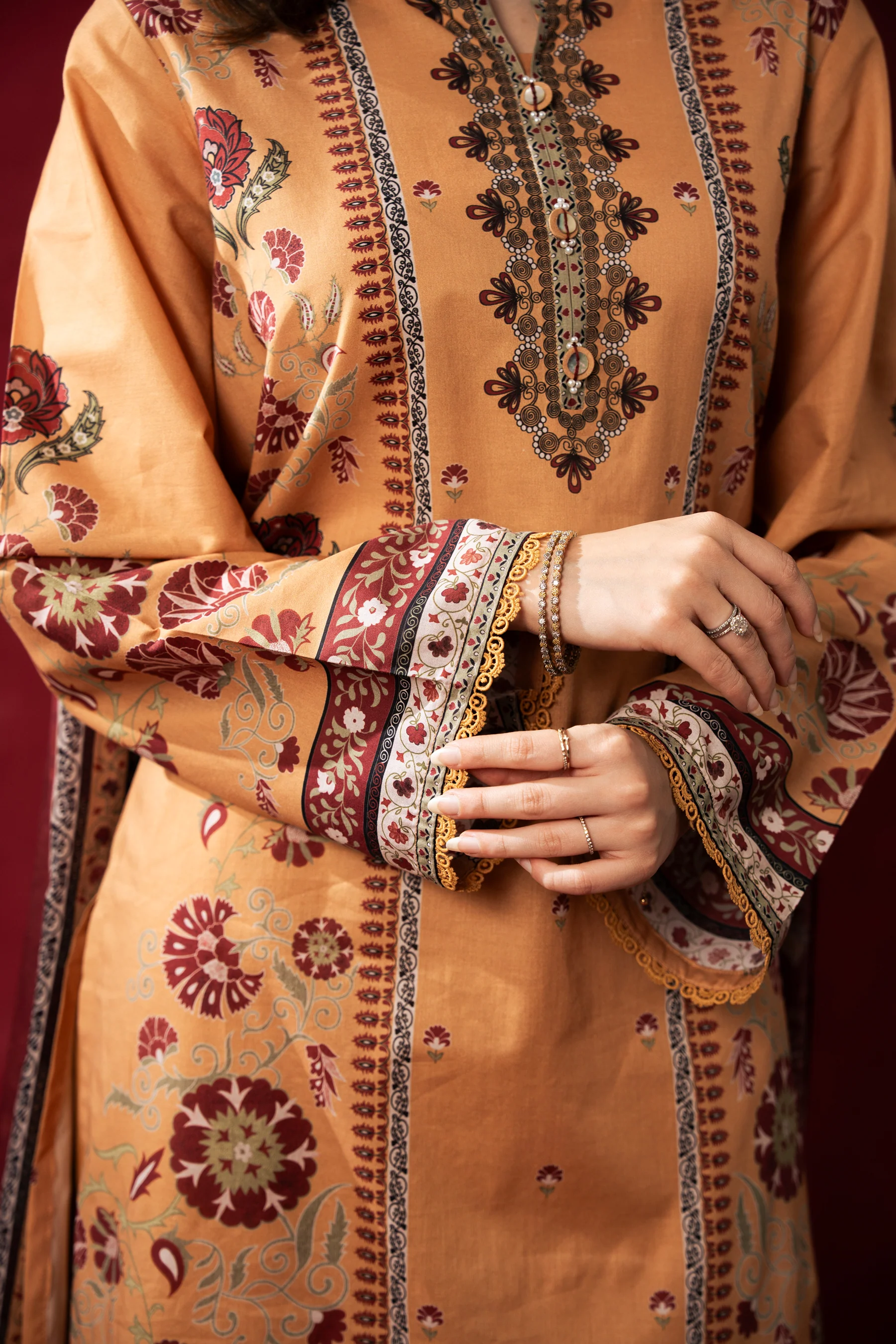 PRINTED LAWN UNSTITCHED 3 PIECE SUIT - Image 5