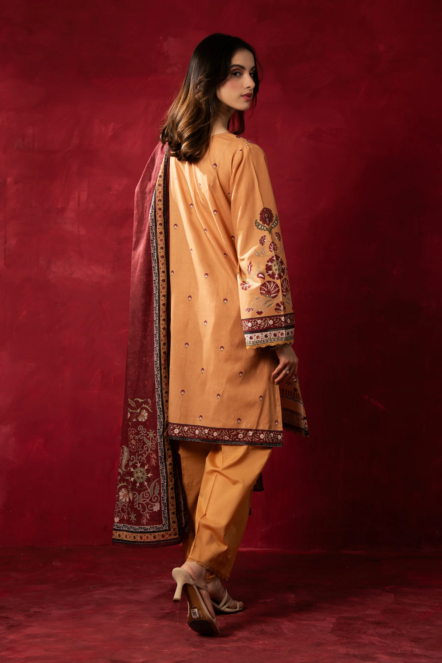 PRINTED LAWN UNSTITCHED 3 PIECE SUIT - Image 6