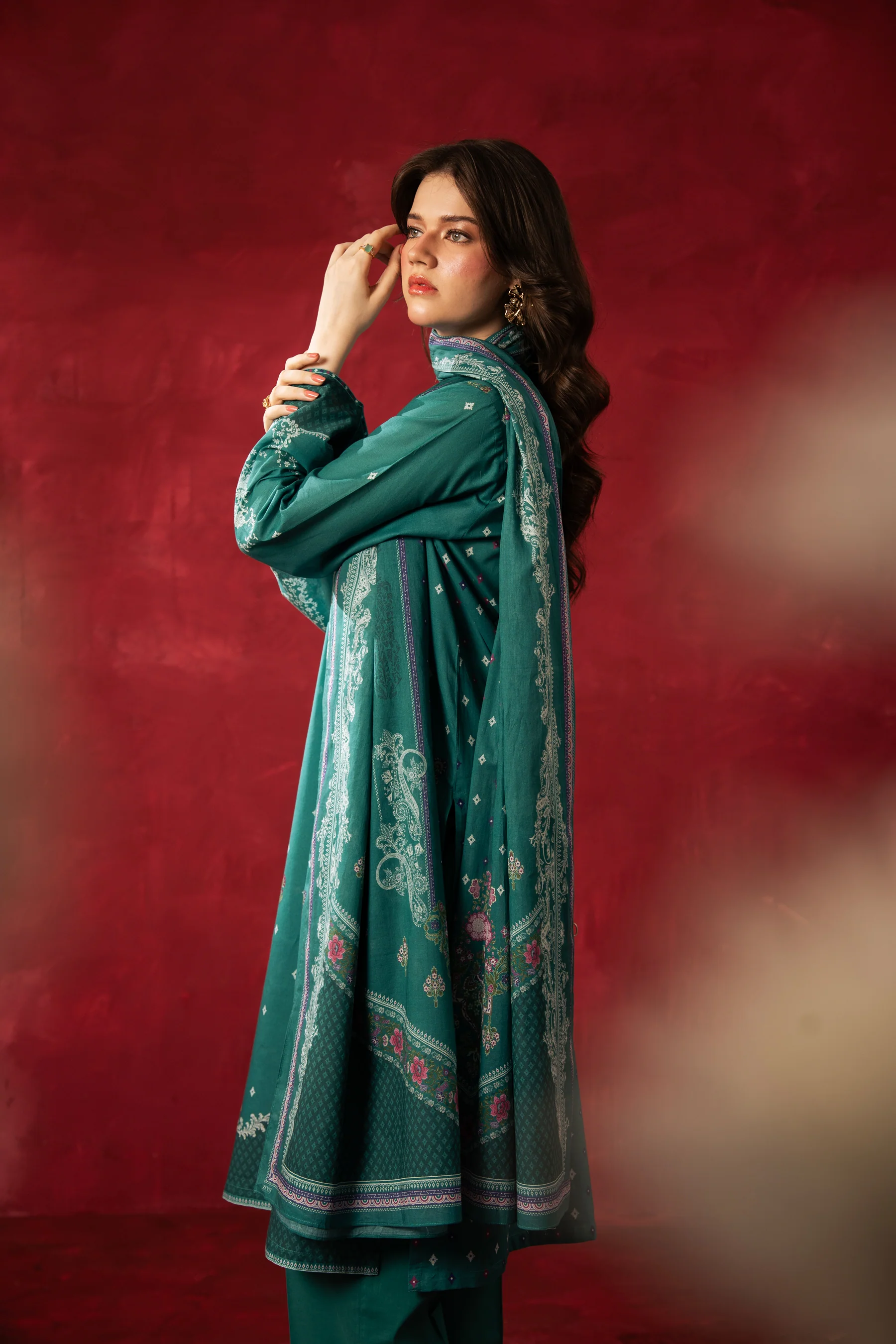 PRINTED LAWN UNSTITCHED 3 PIECE SUIT - Image 5