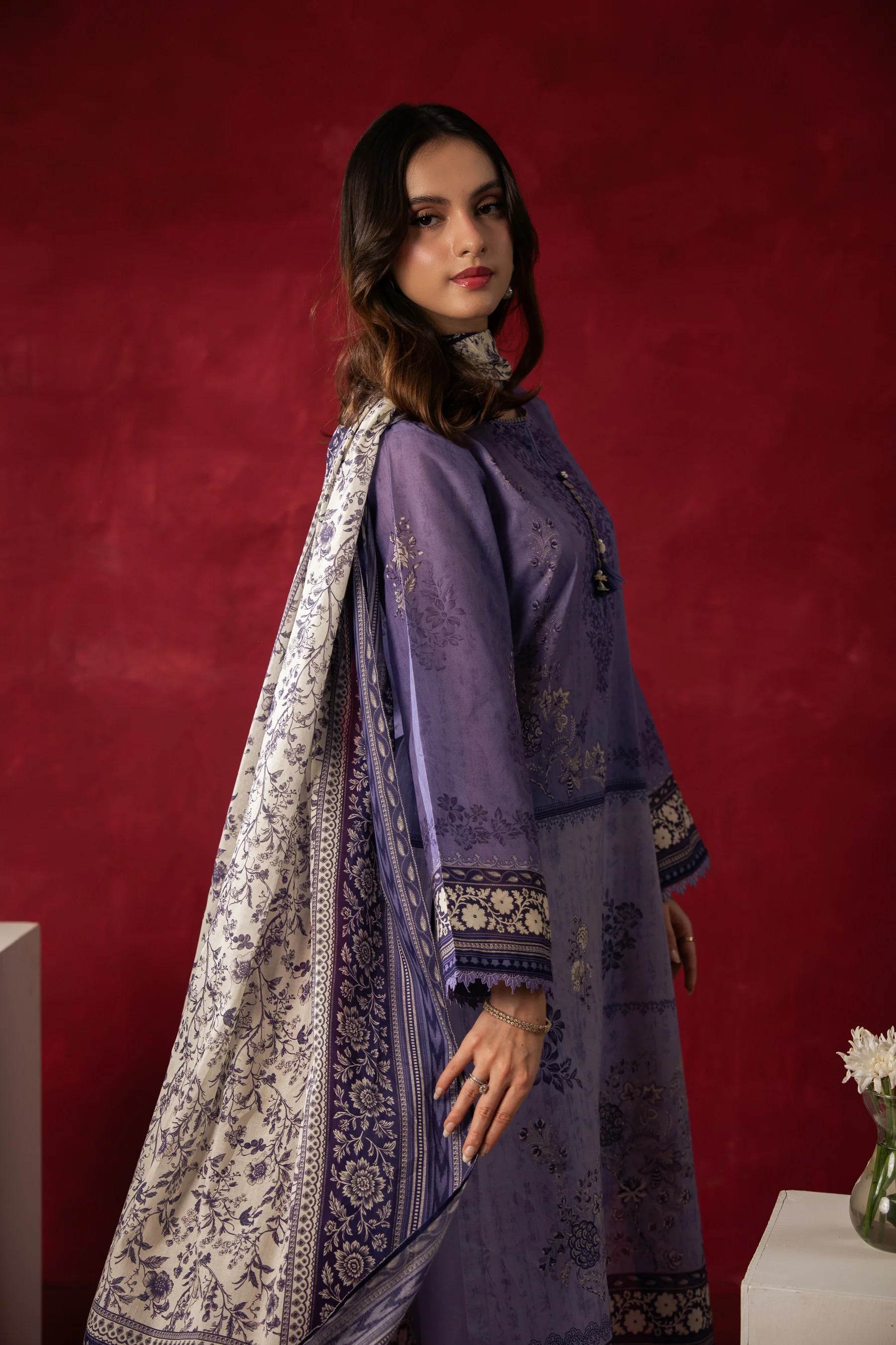 PRINTED LAWN UNSTITCHED 3 PIECE SUIT - Image 3