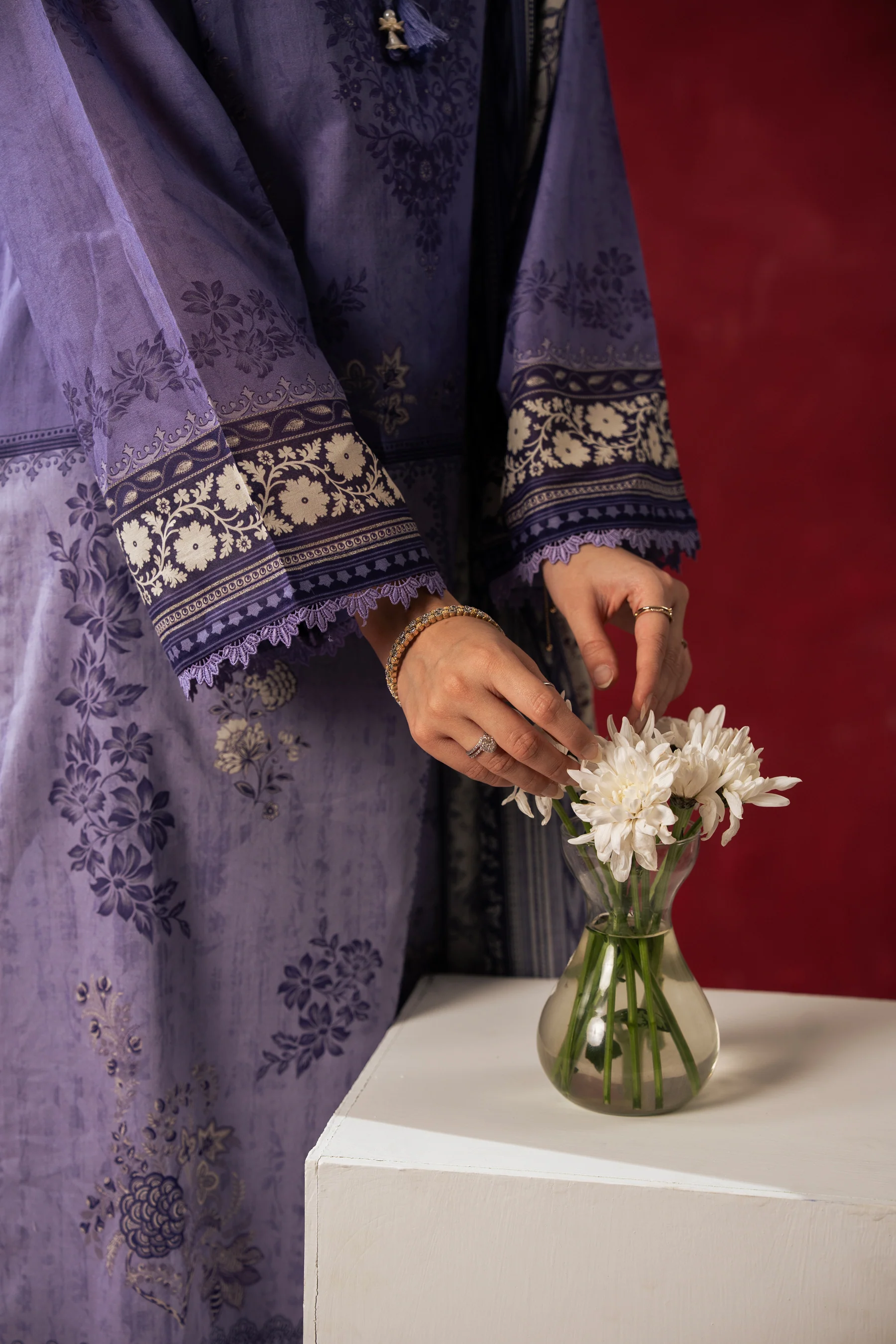 PRINTED LAWN UNSTITCHED 3 PIECE SUIT - Image 5