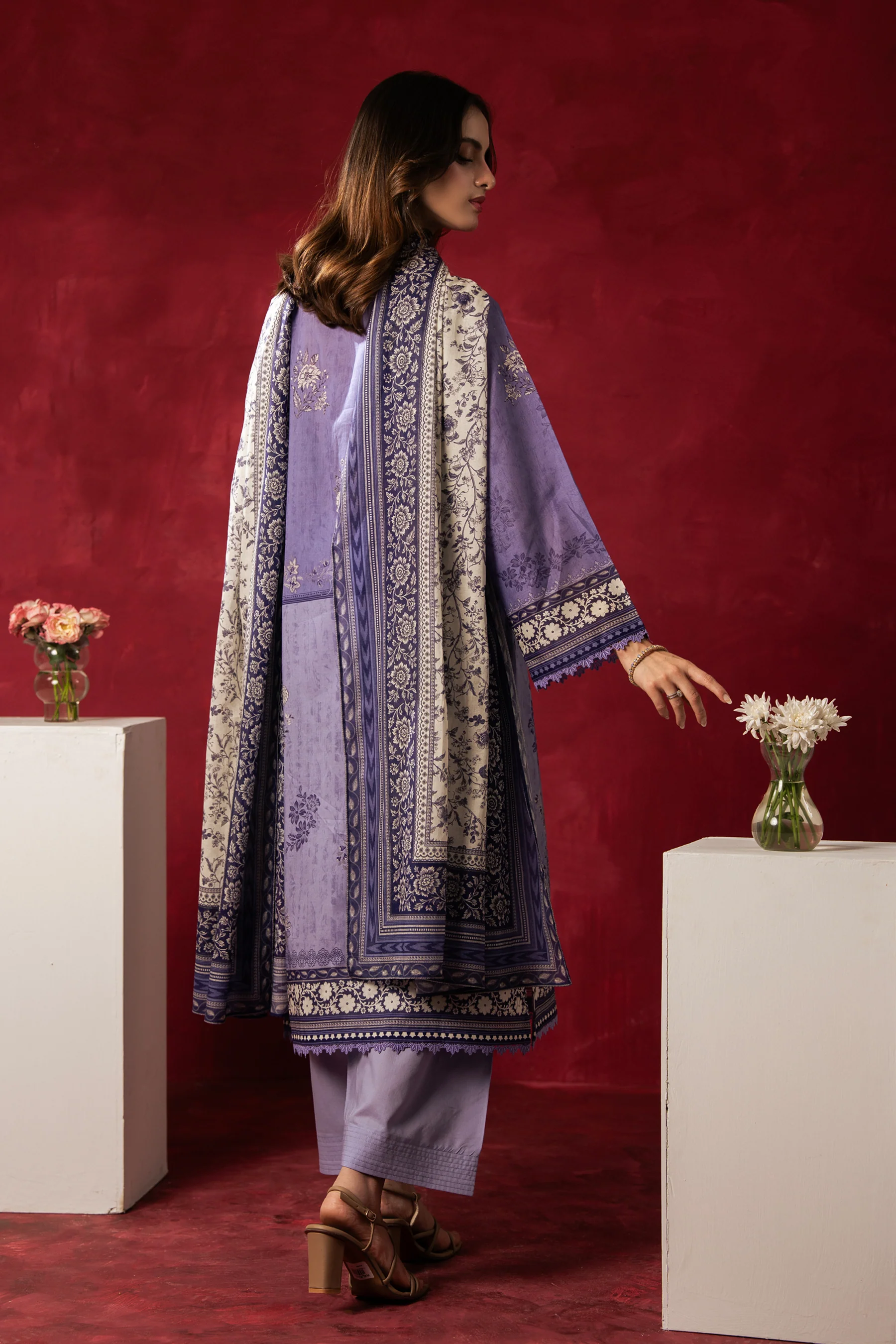 PRINTED LAWN UNSTITCHED 3 PIECE SUIT - Image 7
