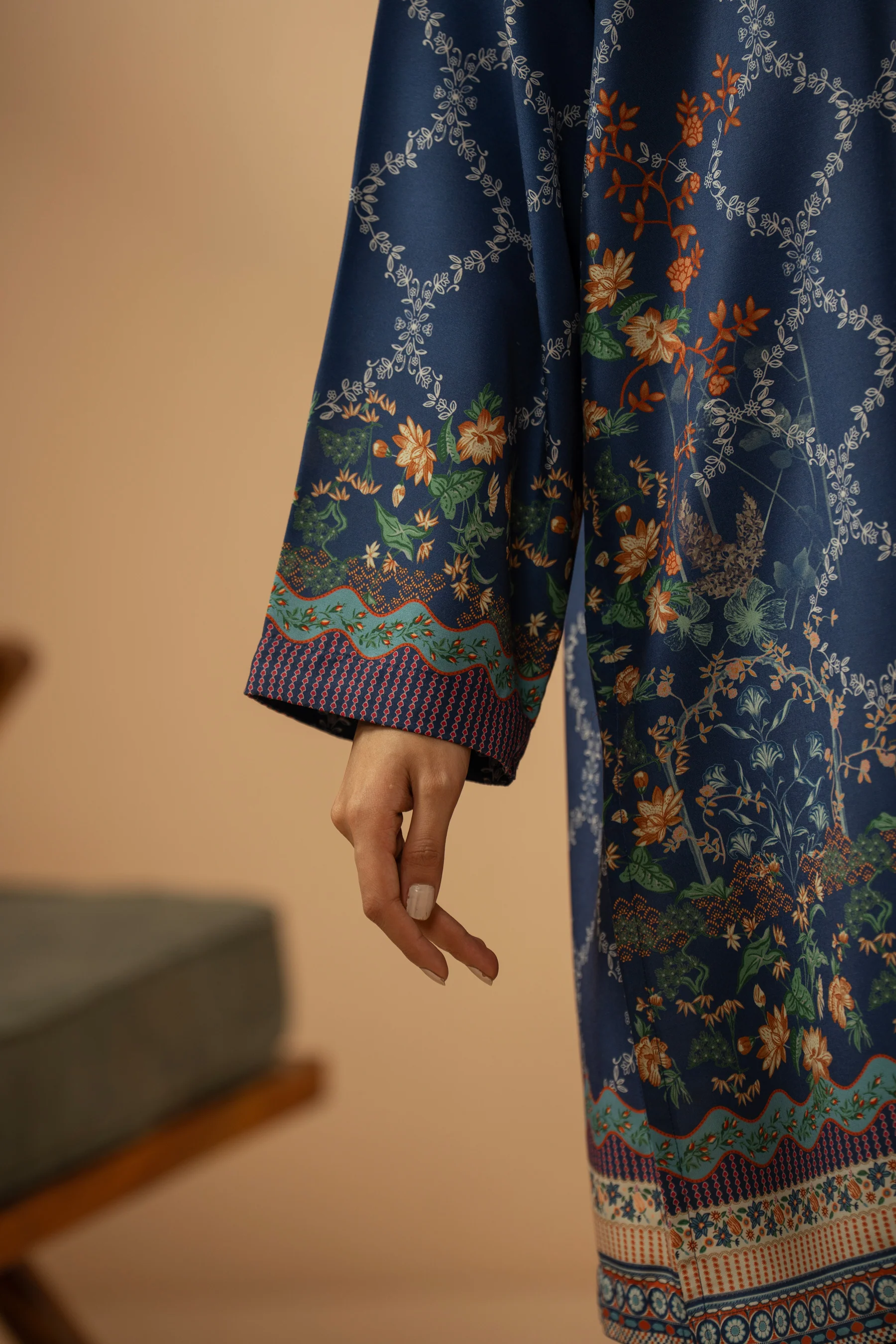 PRINTED POLY CAMBRIC STITCHED 2 PIECE SUIT - Image 8