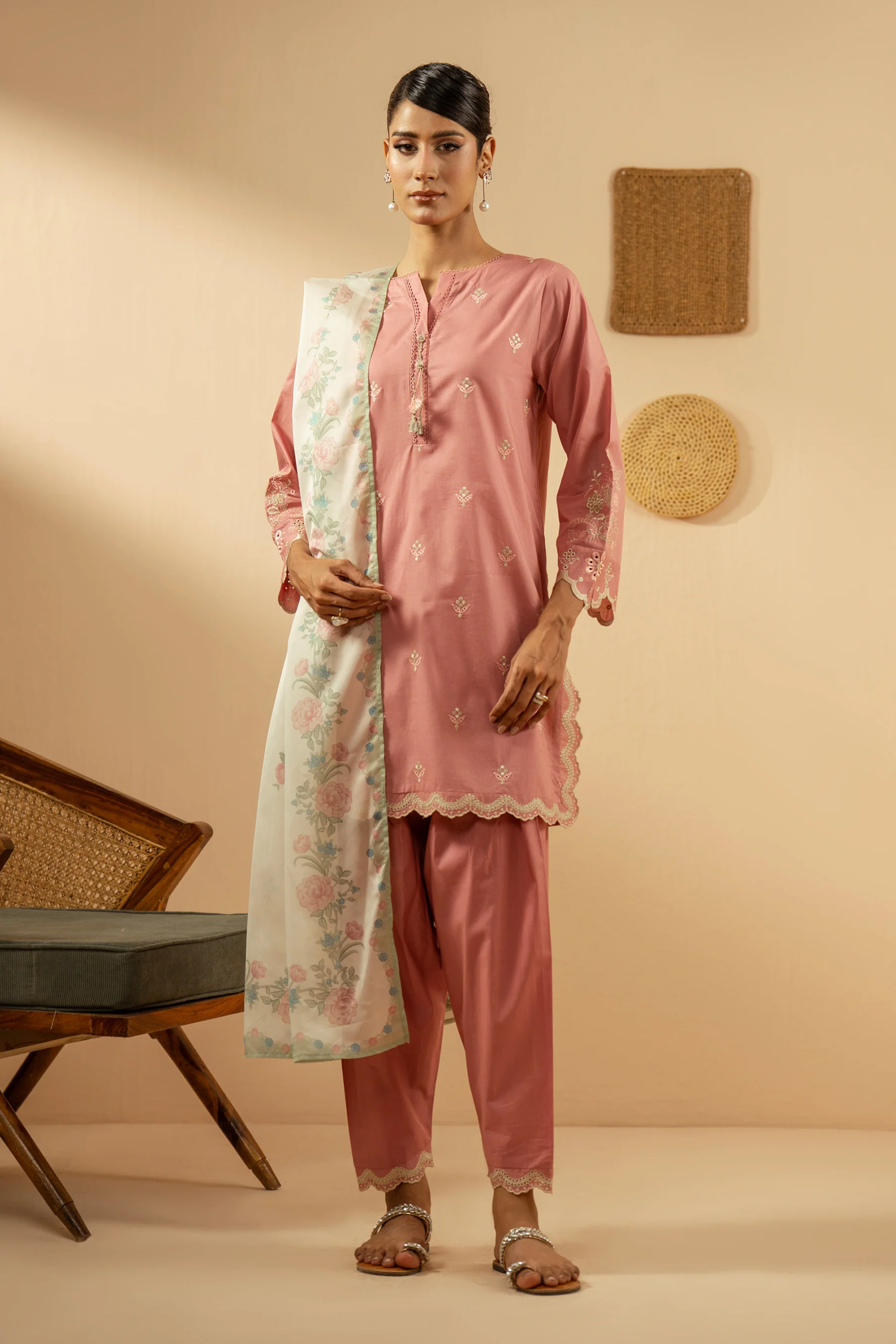 PRINTED SLUB LAWN STITCHED 3 PIECE SUIT - Image 3