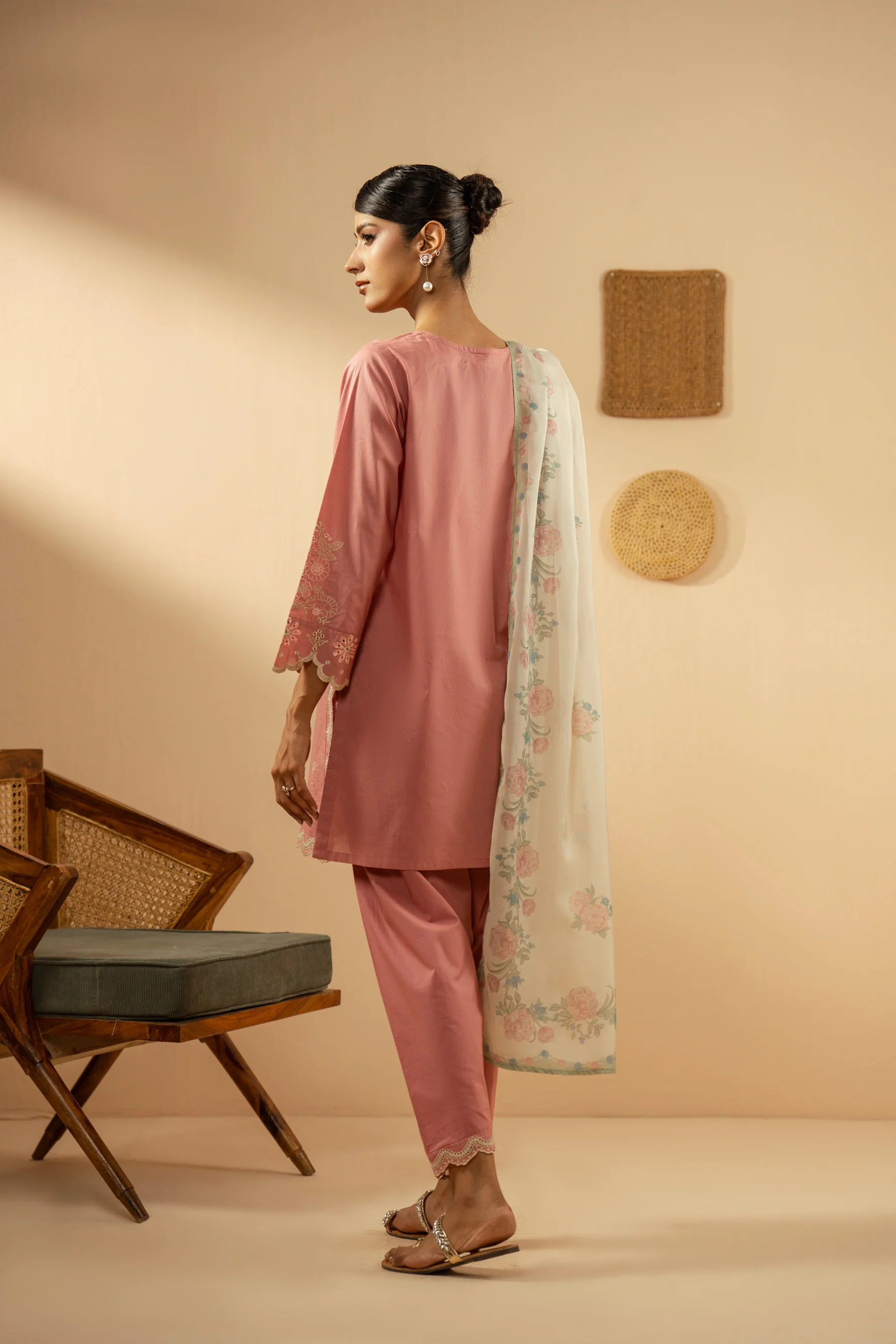 PRINTED SLUB LAWN STITCHED 3 PIECE SUIT - Image 5