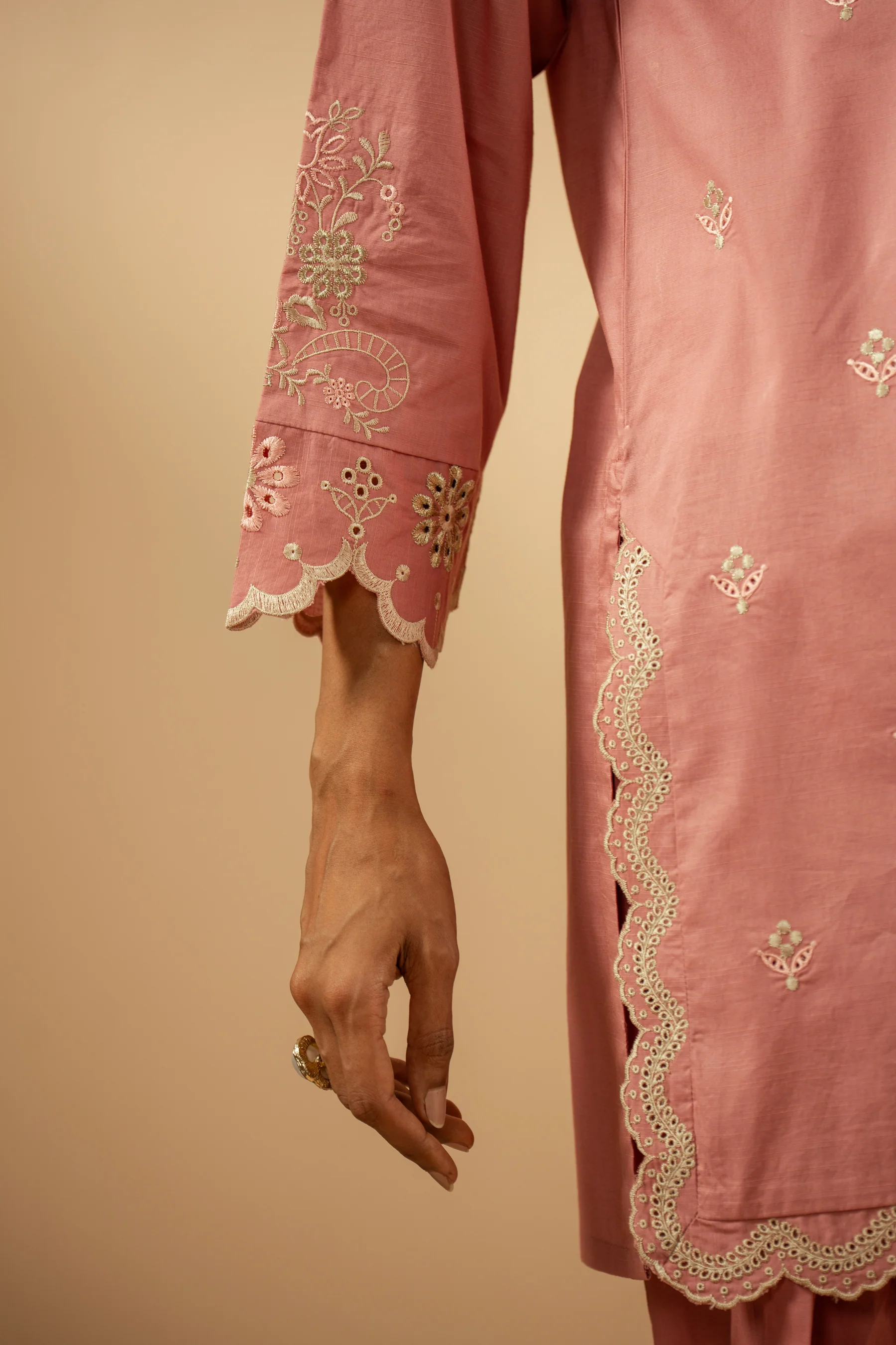 PRINTED SLUB LAWN STITCHED 3 PIECE SUIT - Image 6