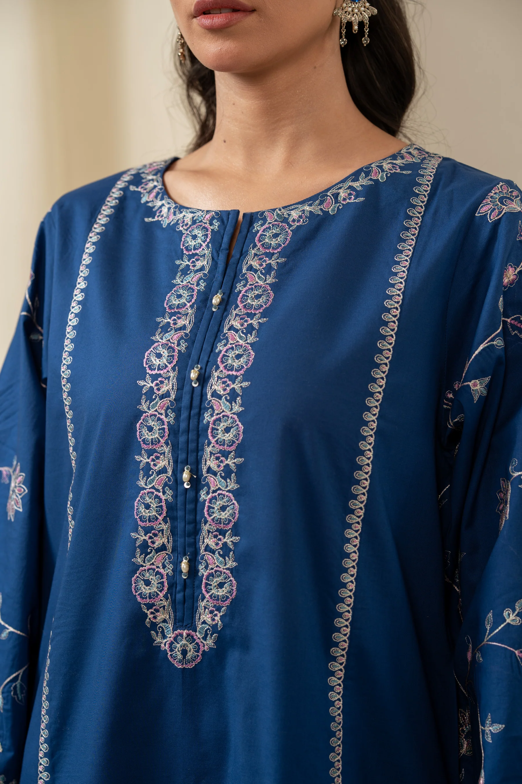 CAMBRIC STITCHED DUPATTA (FACTORY E-OUTLET) - Image 3