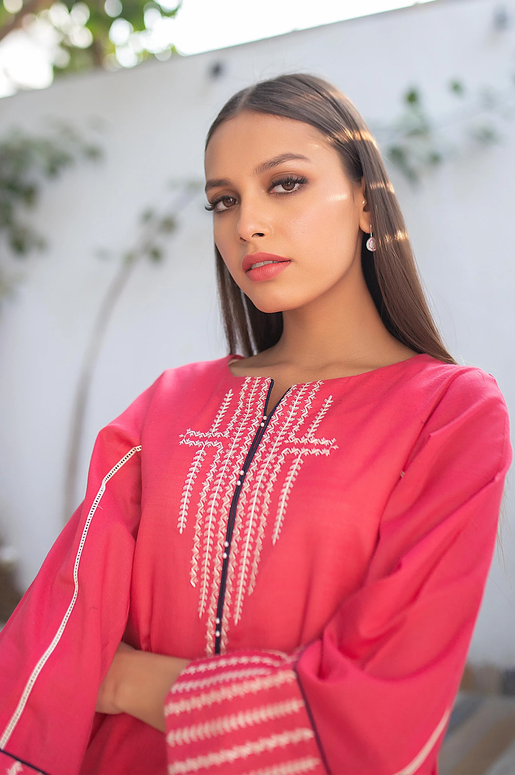 Stitched 1 Piece Embroided Slub Lawn Shirt - Image 4