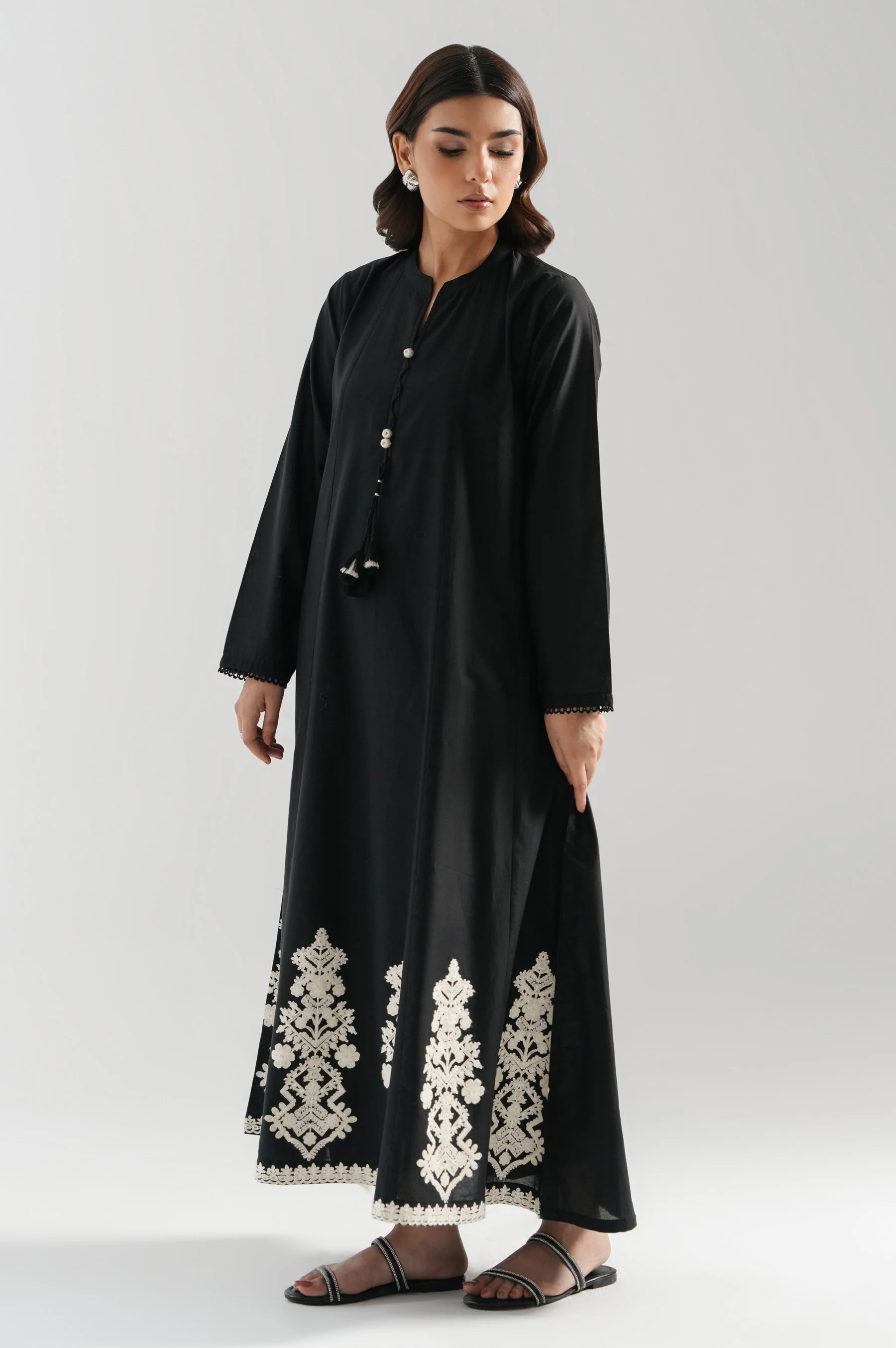 STITCHED EMBROIDERED CAMBRIC DRESS - Image 4