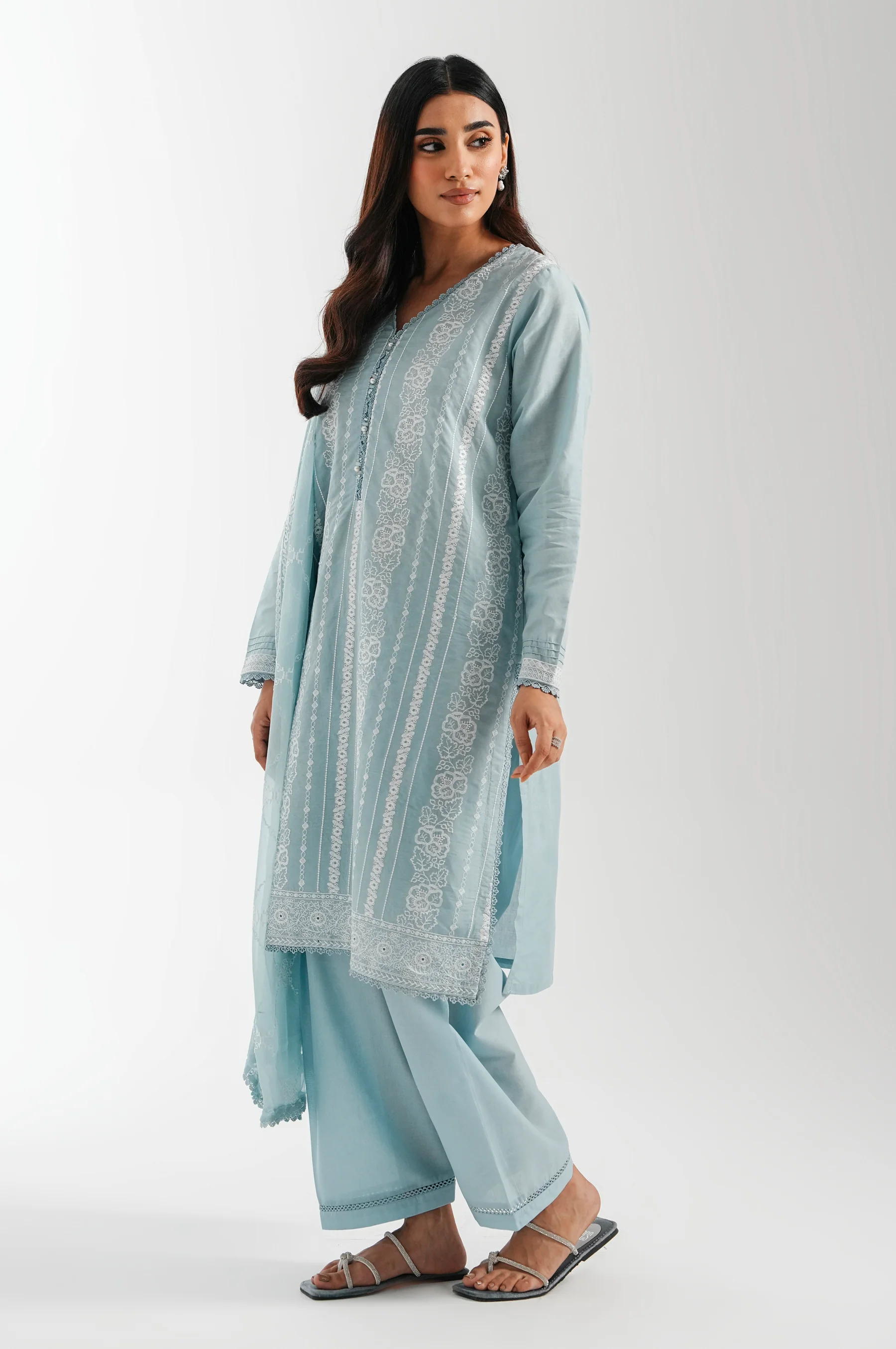 EMBROIDERED CHIKANKARI STITCHED DUPATTA (FACTORY E-OUTLET) - Image 3