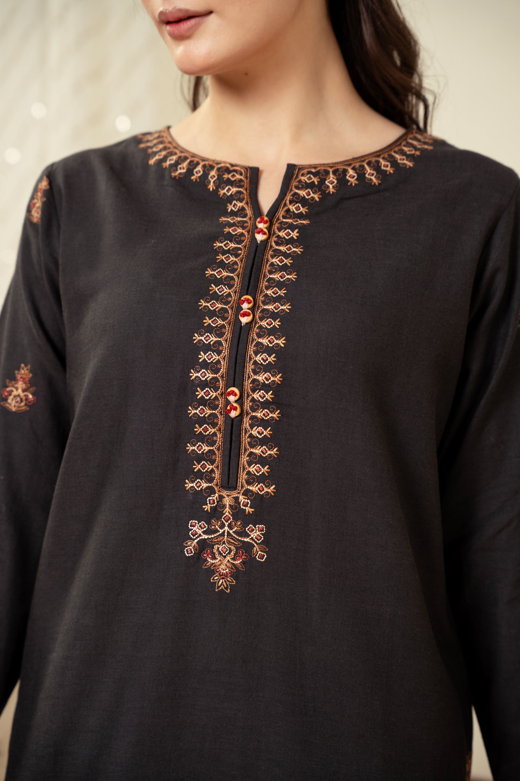 EMBROIDERED SUIT - Image 3
