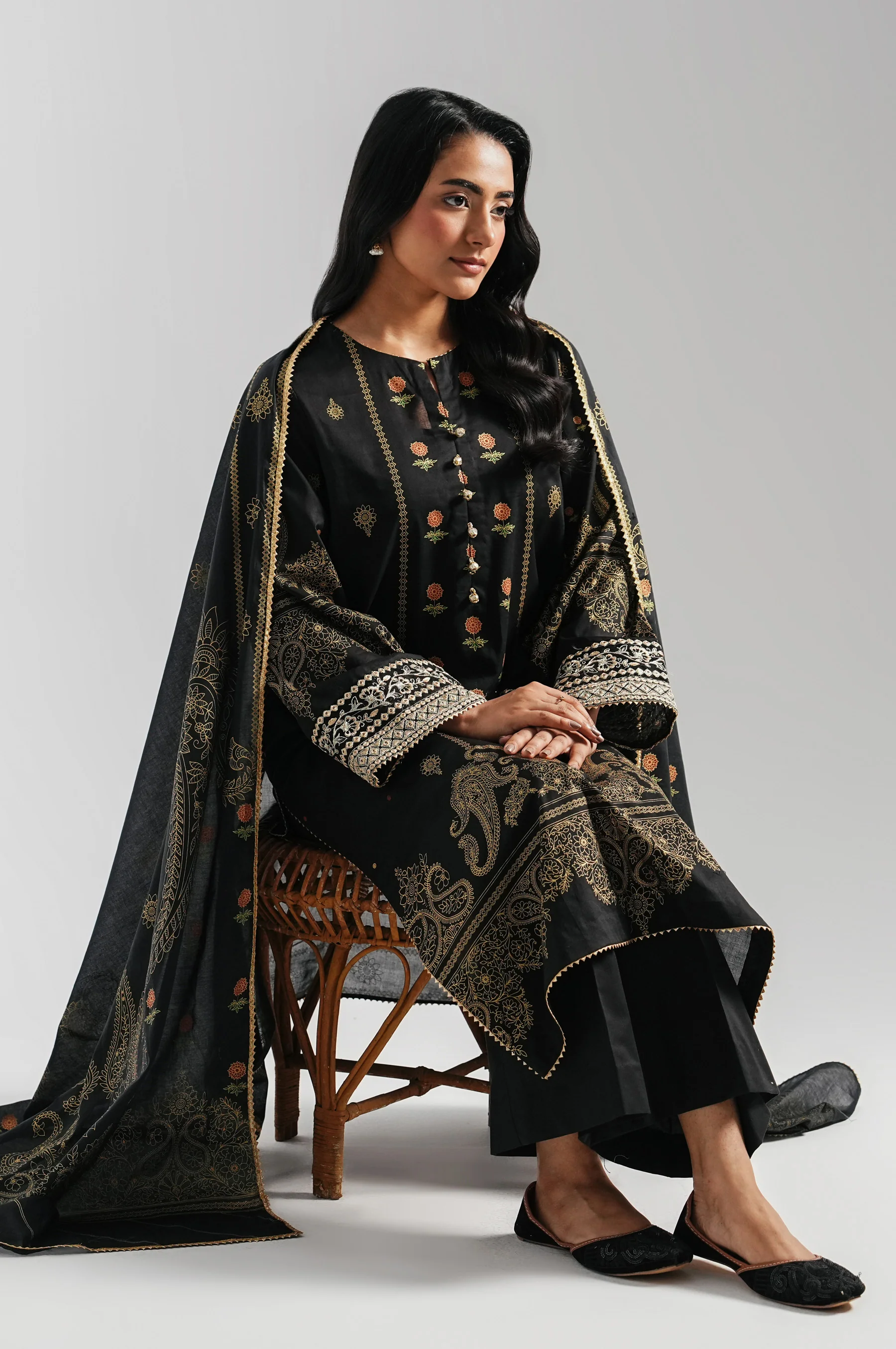 EMBROIDERED LAWN STITCHED DUPATTA (FACTORY E-OUTLET) - Image 5