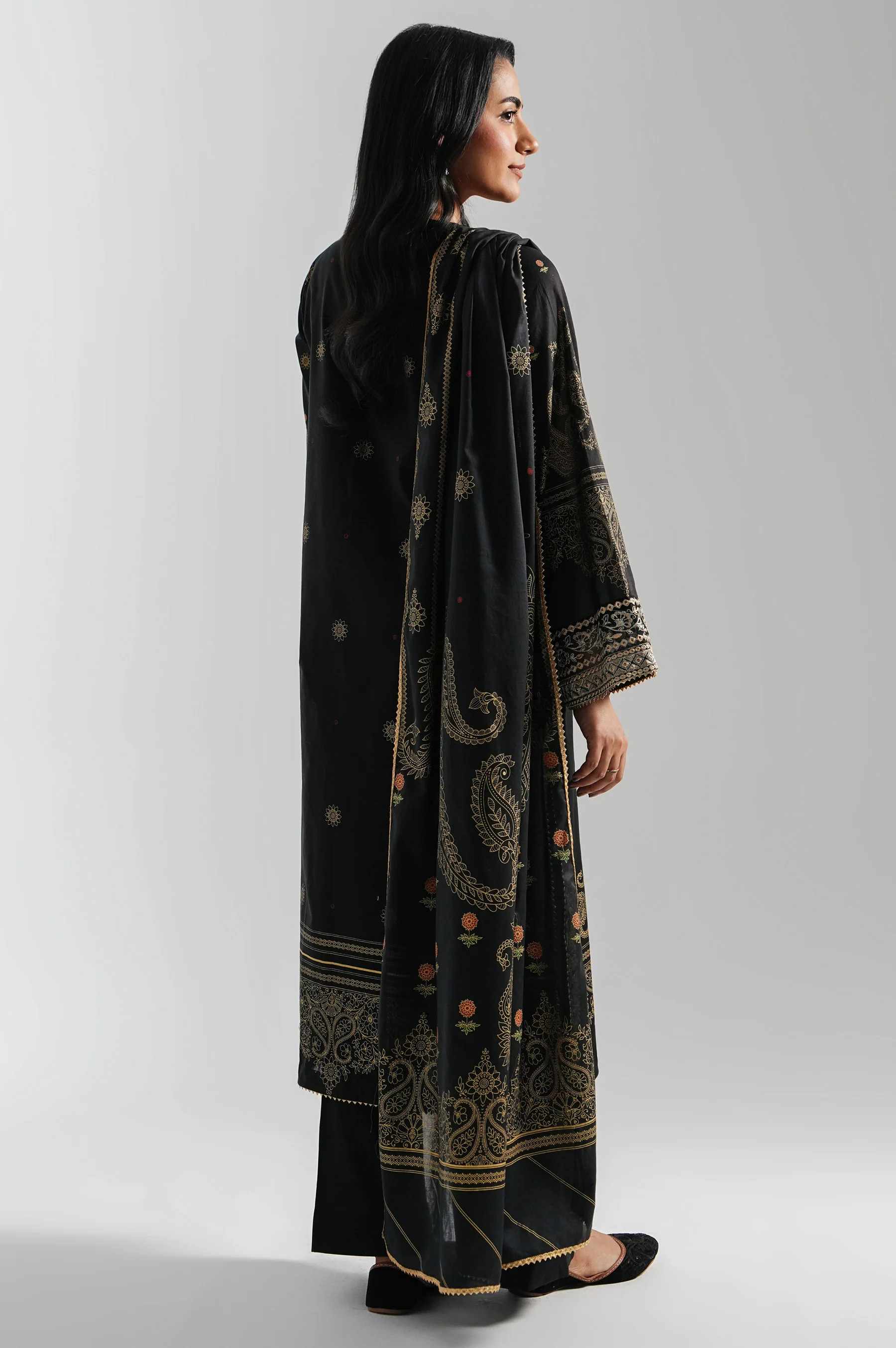 EMBROIDERED LAWN STITCHED DUPATTA (FACTORY E-OUTLET) - Image 6