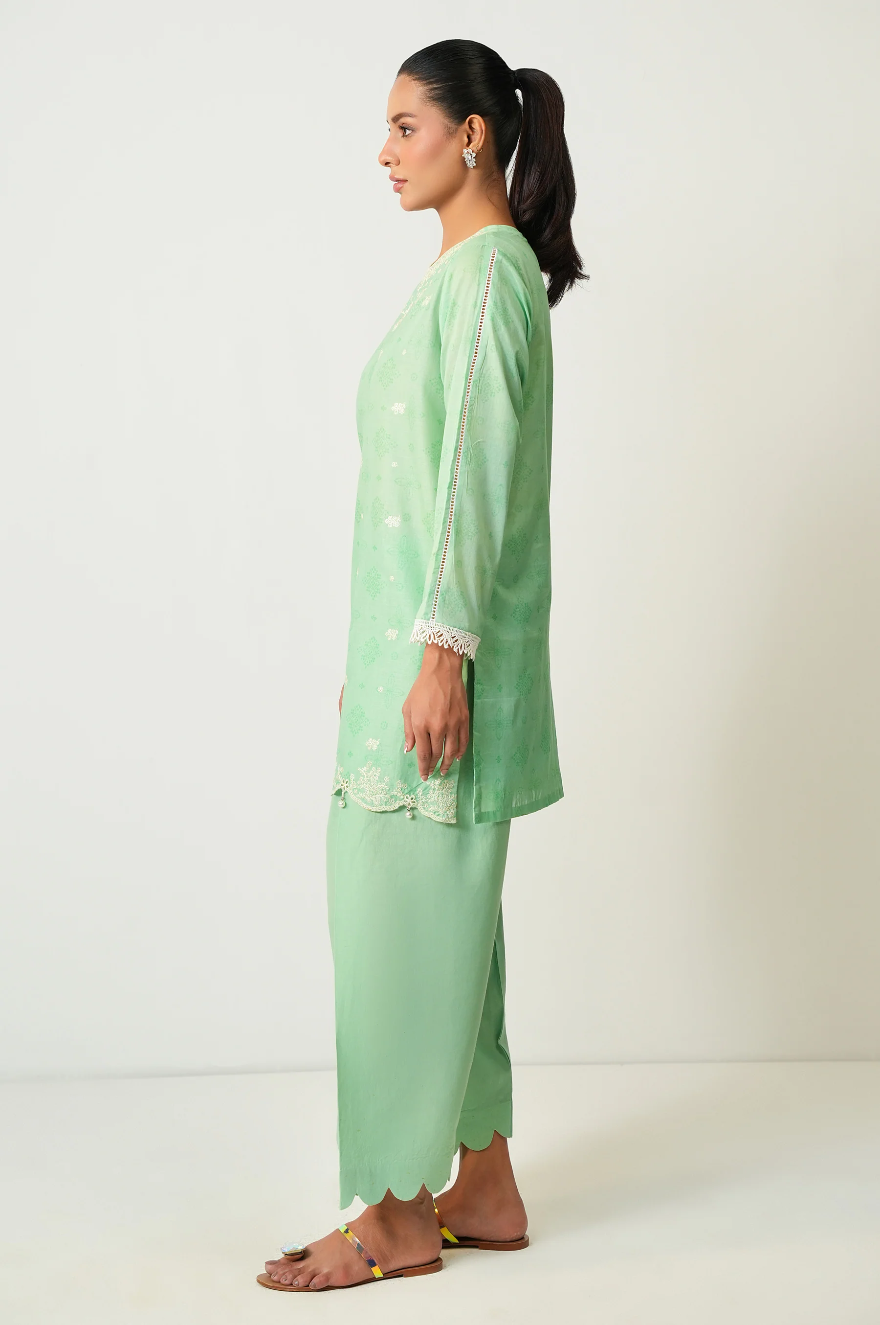 STITCHED EMBROIDERED SUIT - Image 3