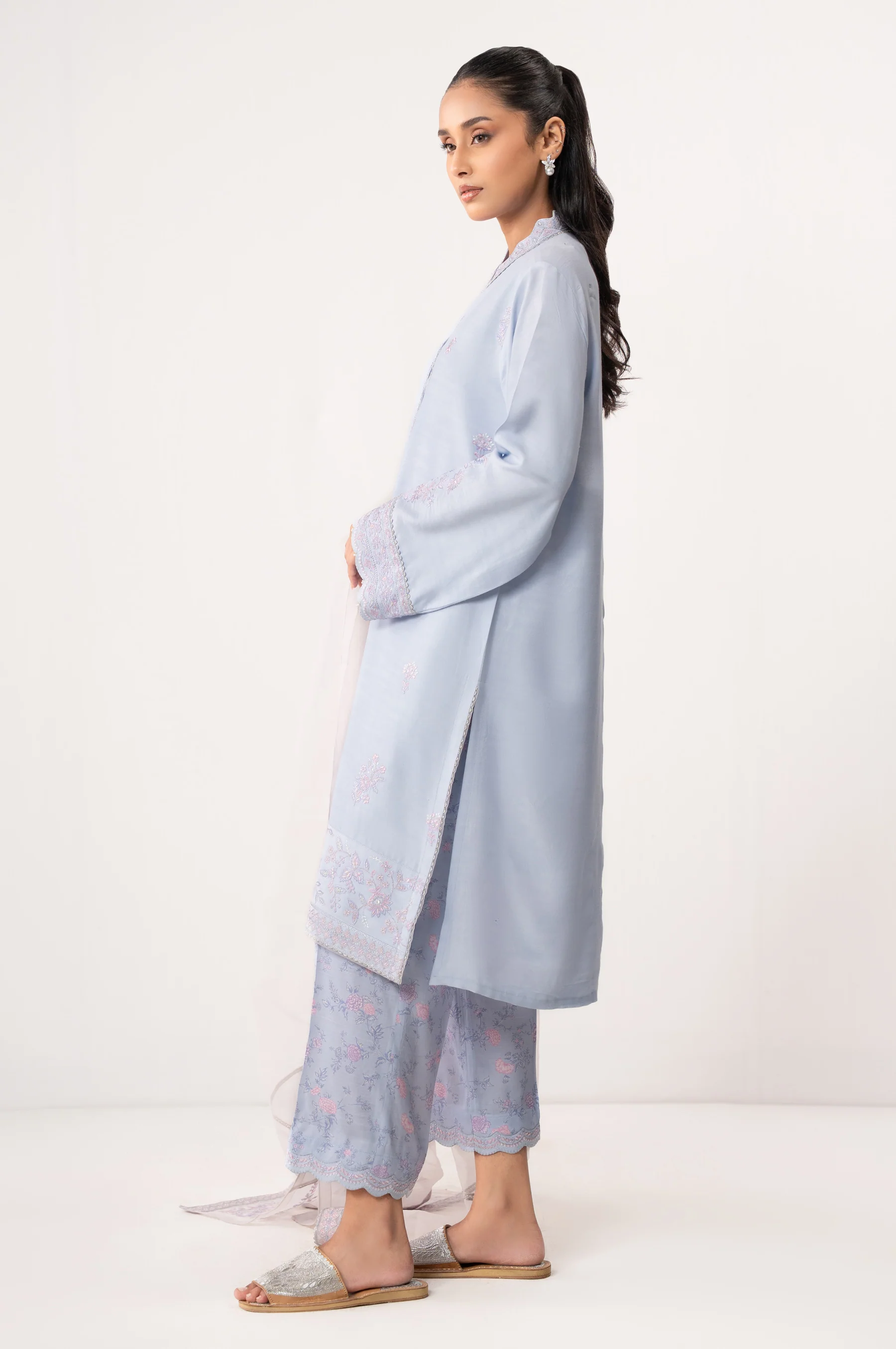 STITCHED EMBROIDERED OAK SILK SUIT - Image 3