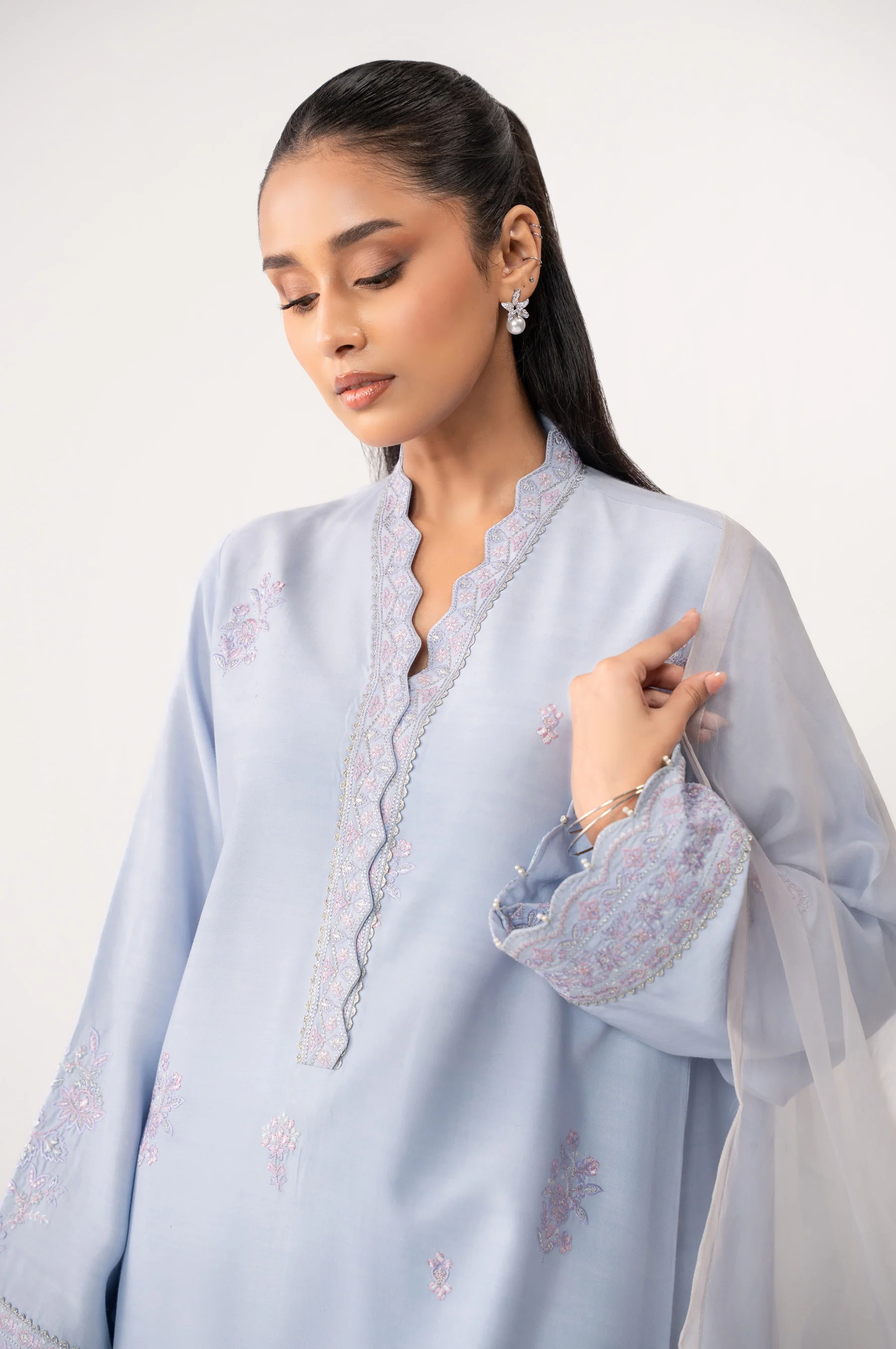 STITCHED EMBROIDERED OAK SILK SUIT - Image 6