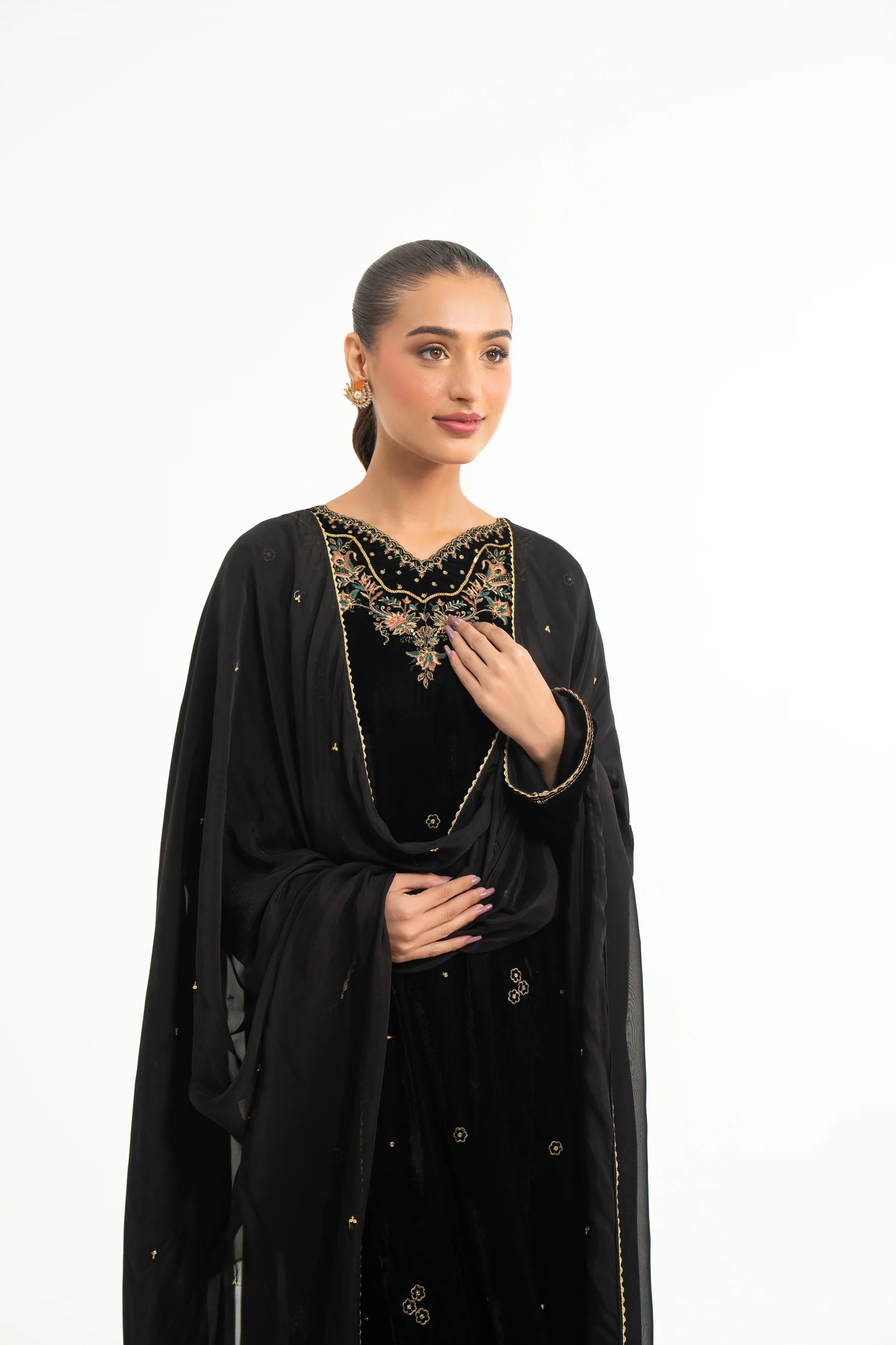 EMBROIDERED VELVET STITCHED DUPATTA (FACTORY E-OUTLET) - Image 2