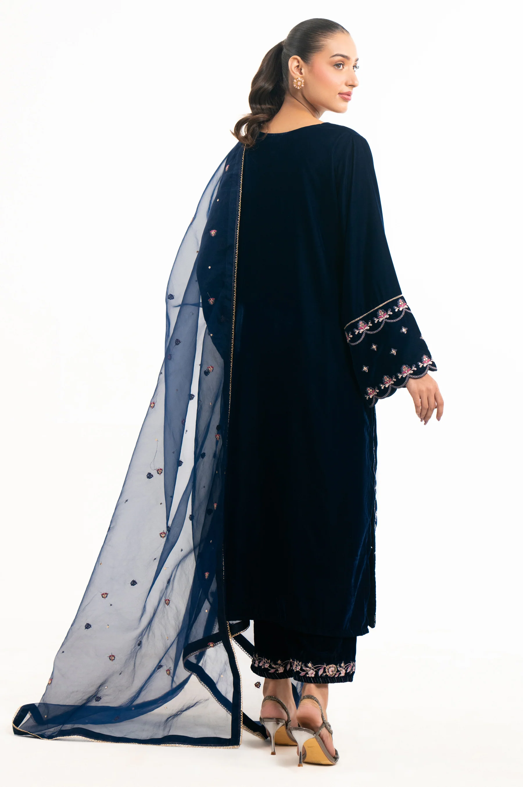 EMBROIDERED VELVET SUIT - Image 3
