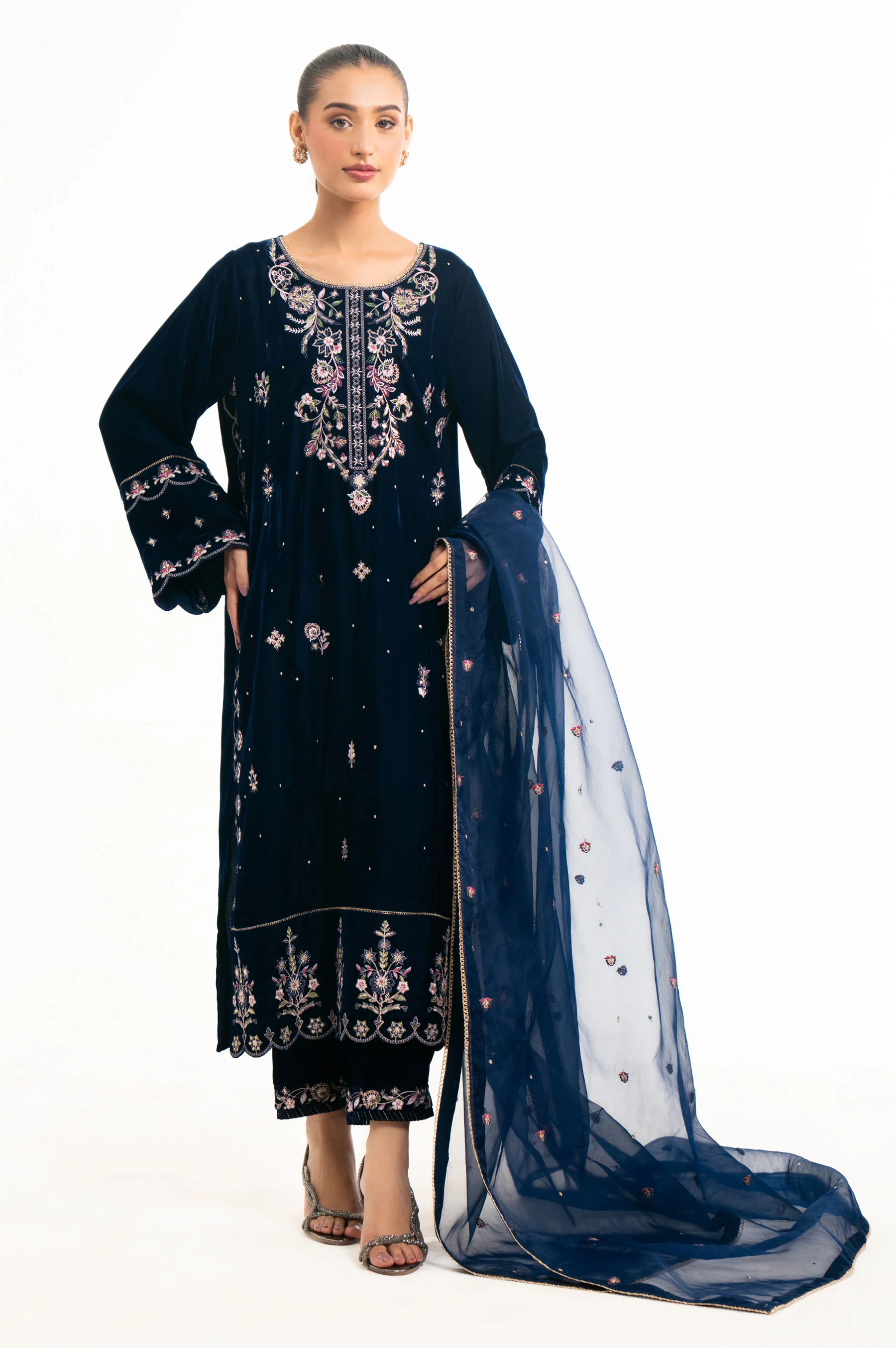 EMBROIDERED VELVET SUIT - Image 5