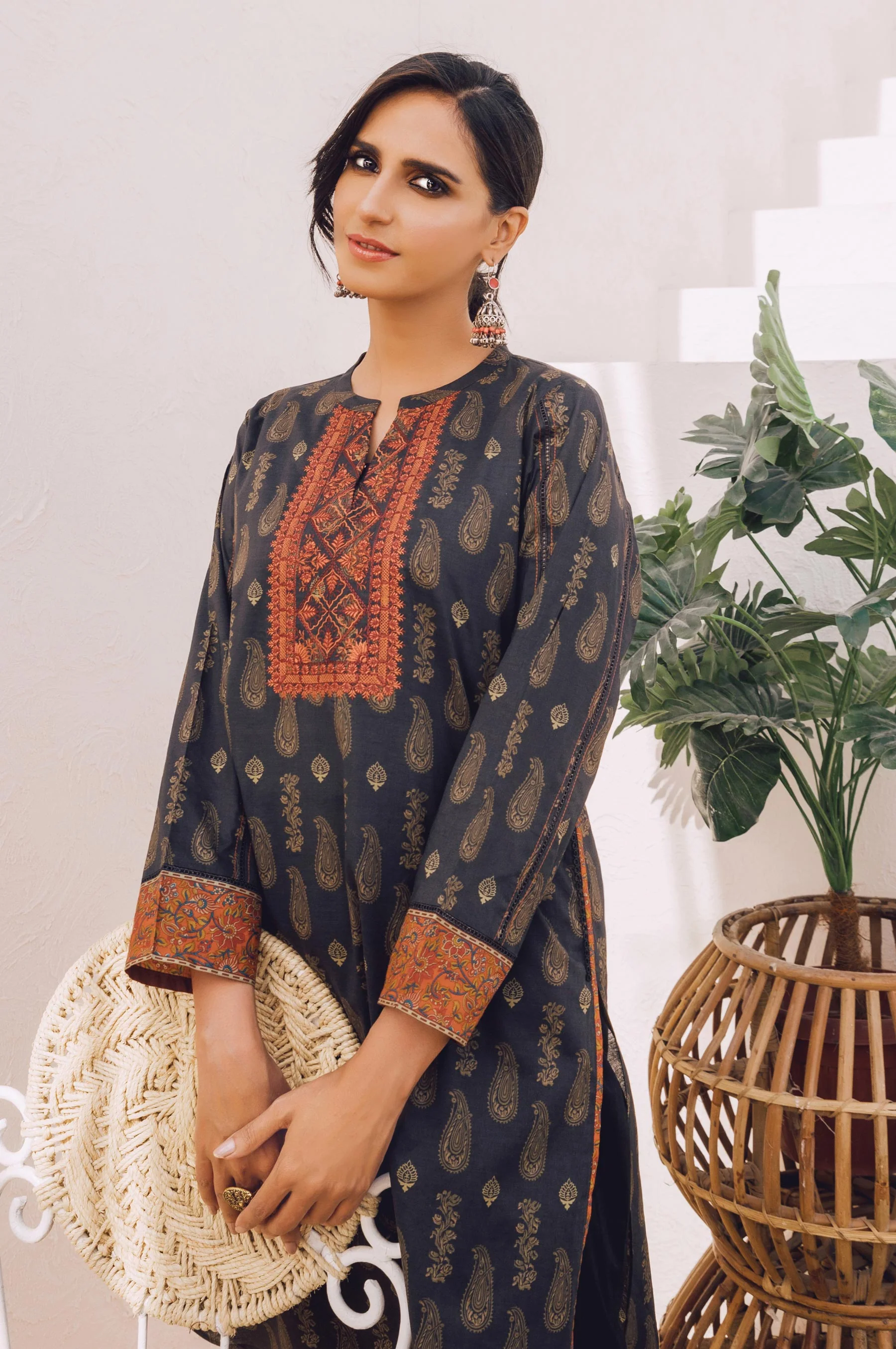 Stitched 1 Piece Embroidered Lawn Shirt - Image 4