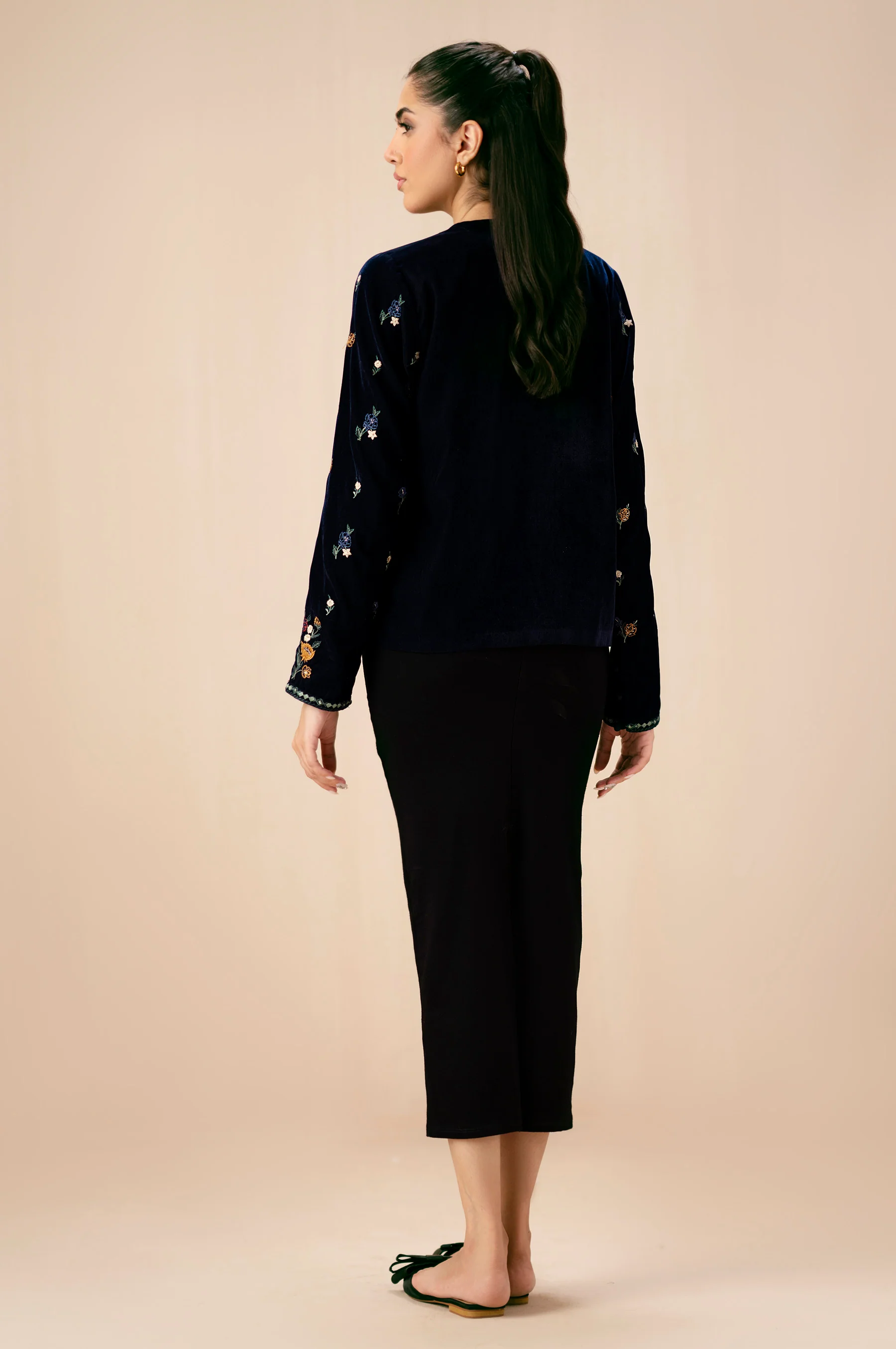 EMBROIDERED VELVET JACKET - Image 4