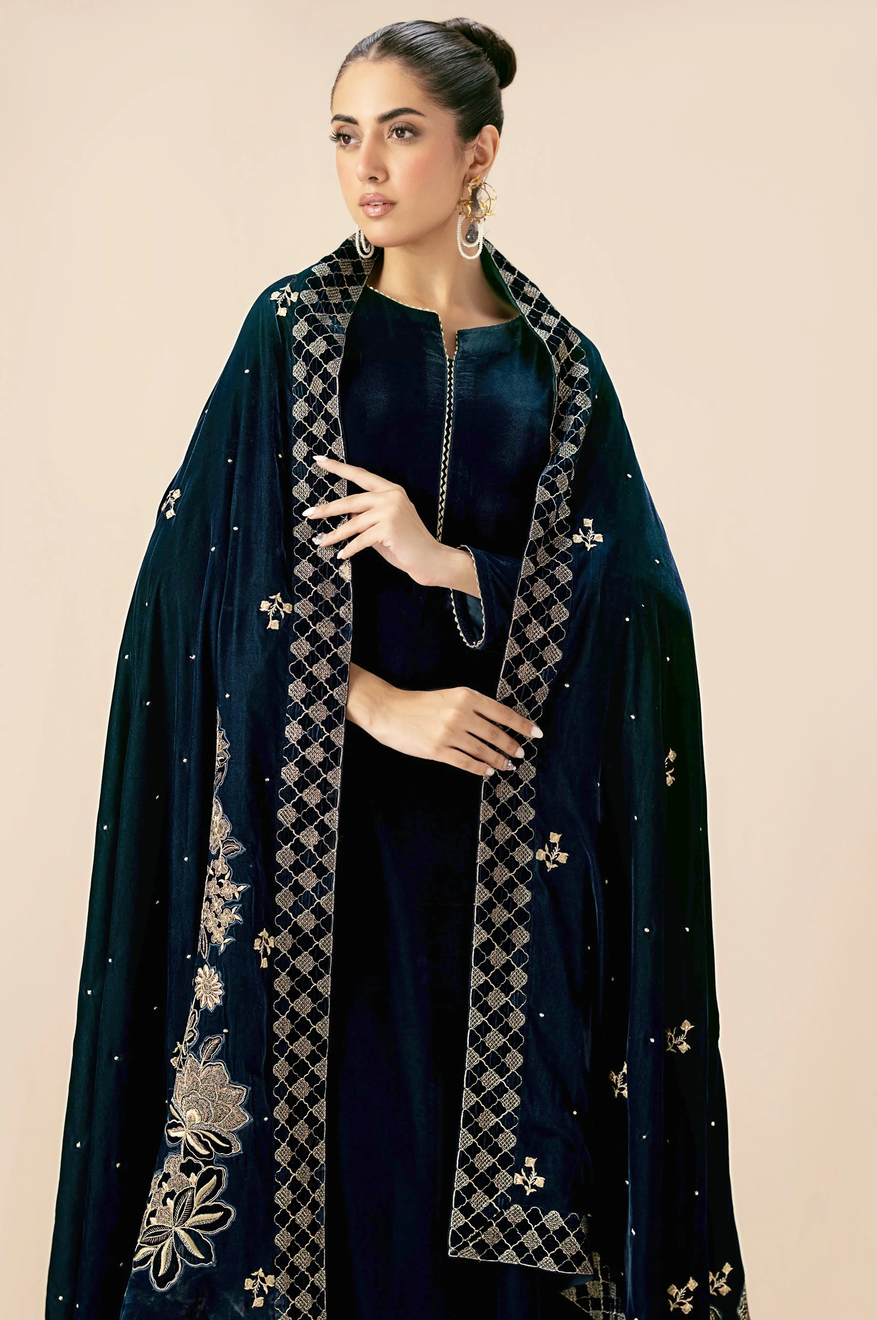 Embroidered Velvet Shawl - Teal - Image 3